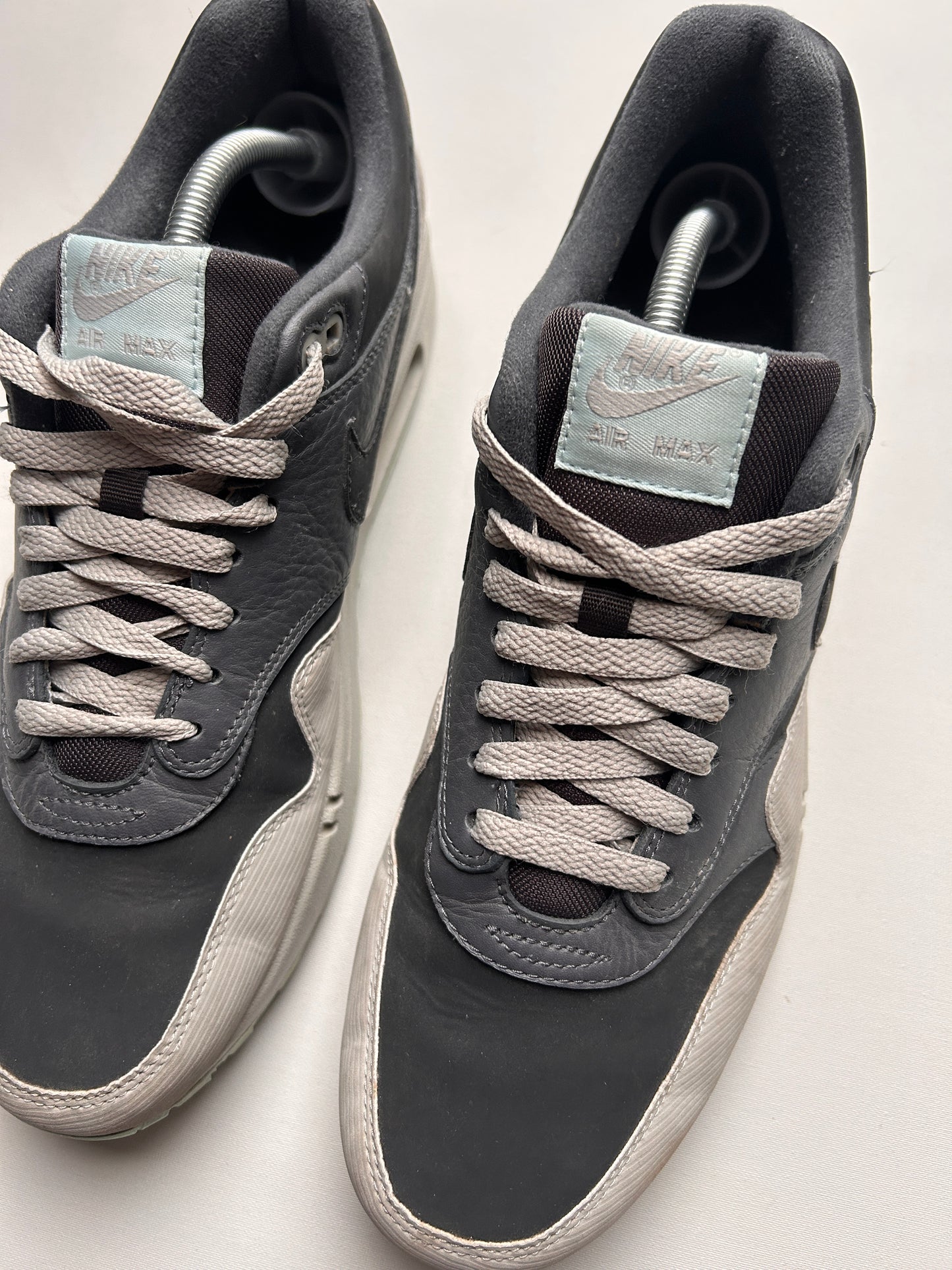AIR MAX 1 LTHR “DARK ASH” 45EU