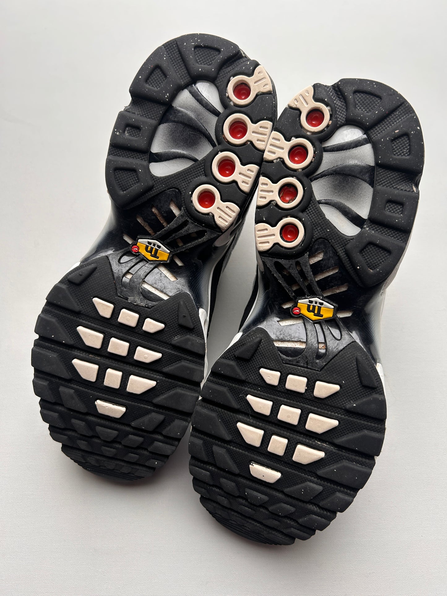 AIR MAX PLUS “BLACK/WHITE” 38EU