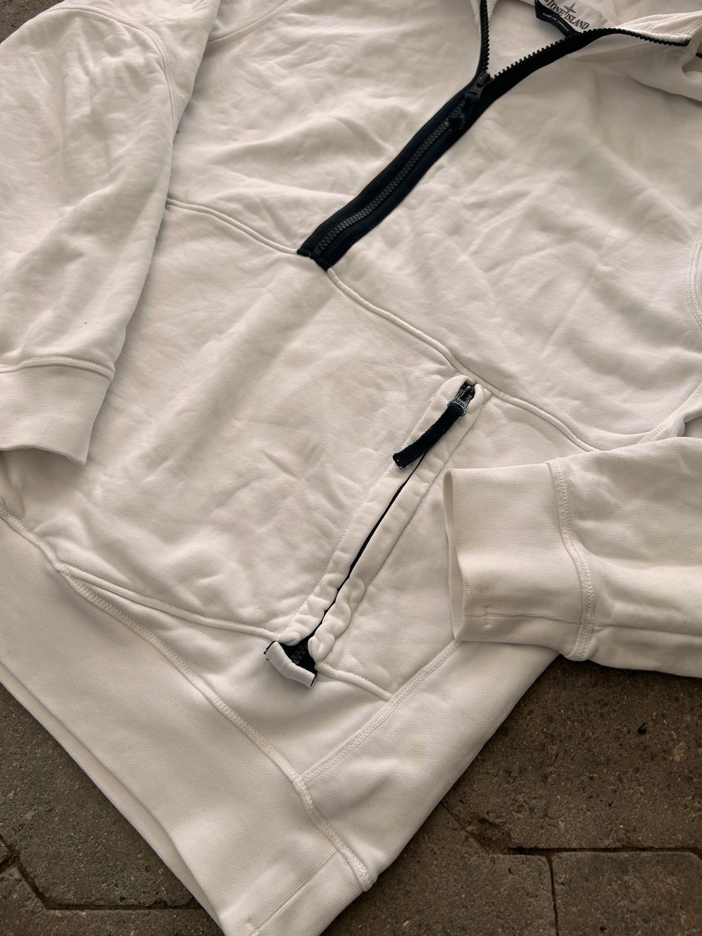 STONE ISLAND HALF ZIP (M)