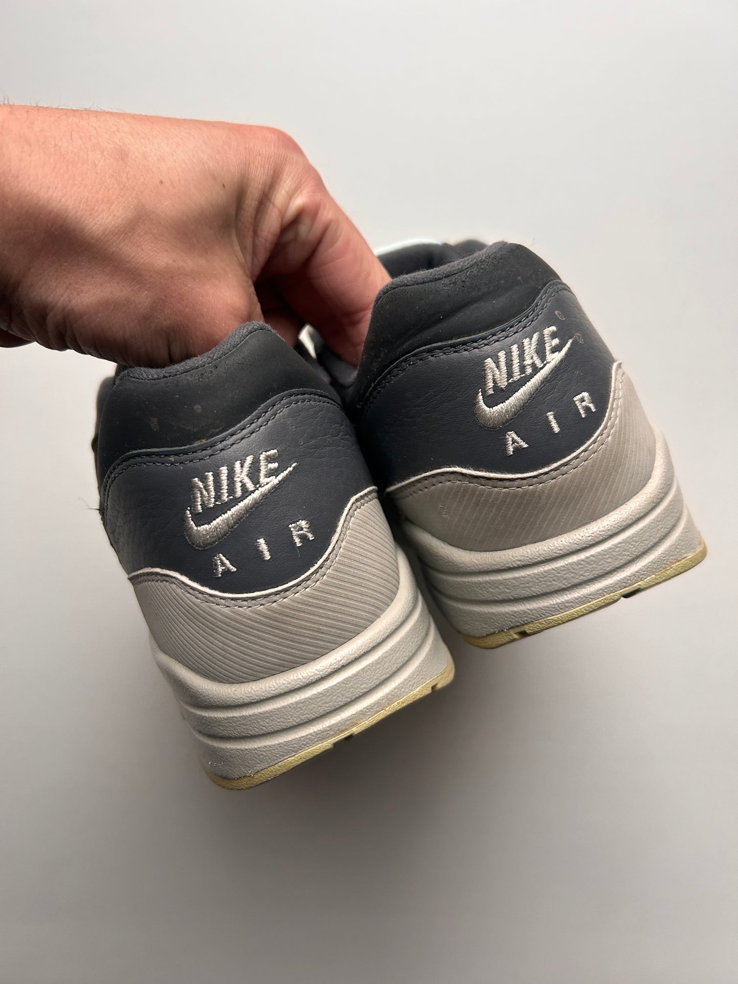 AIR MAX 1 LTHR “DARK ASH” 45EU