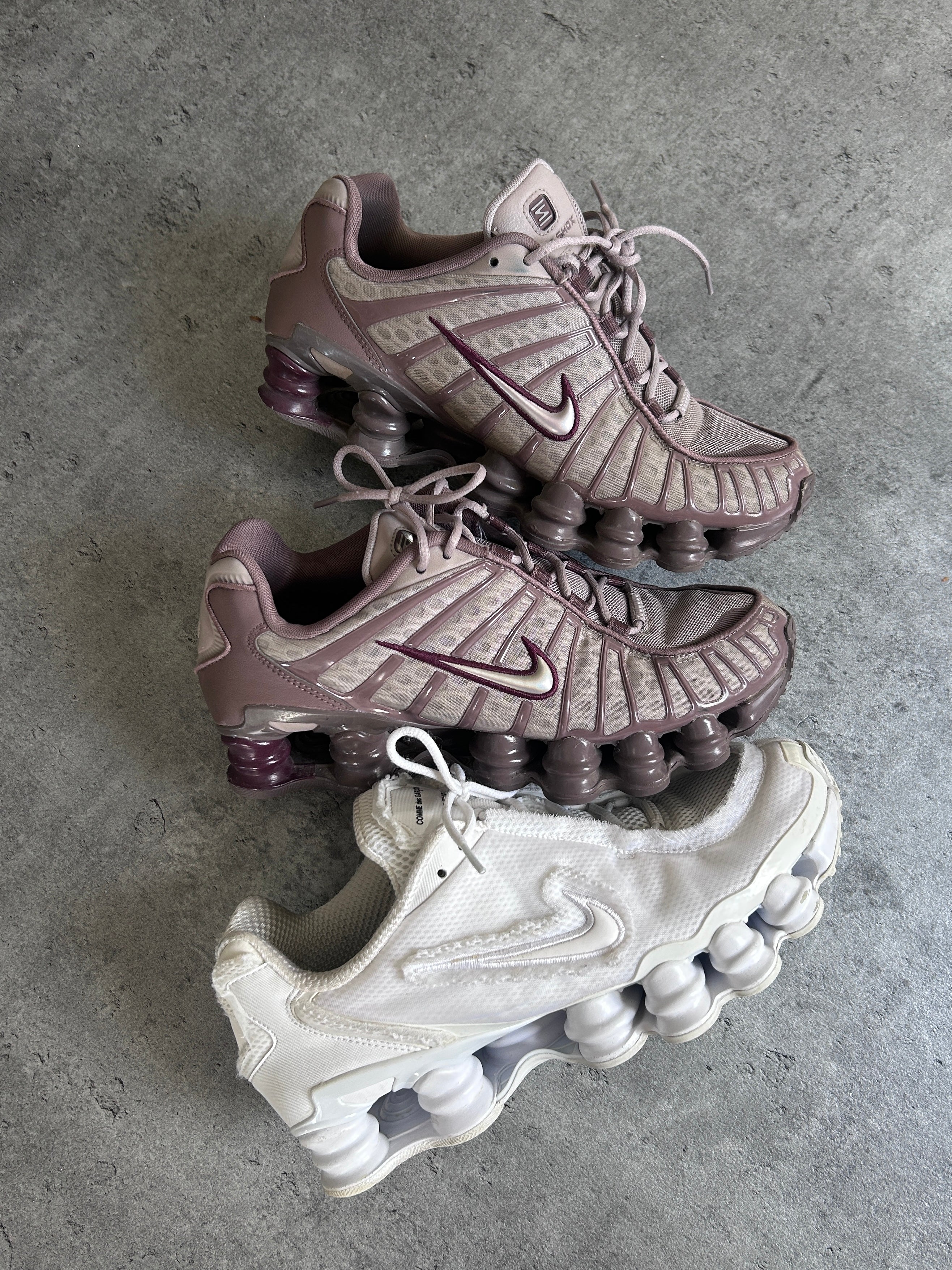 NIKE SHOX