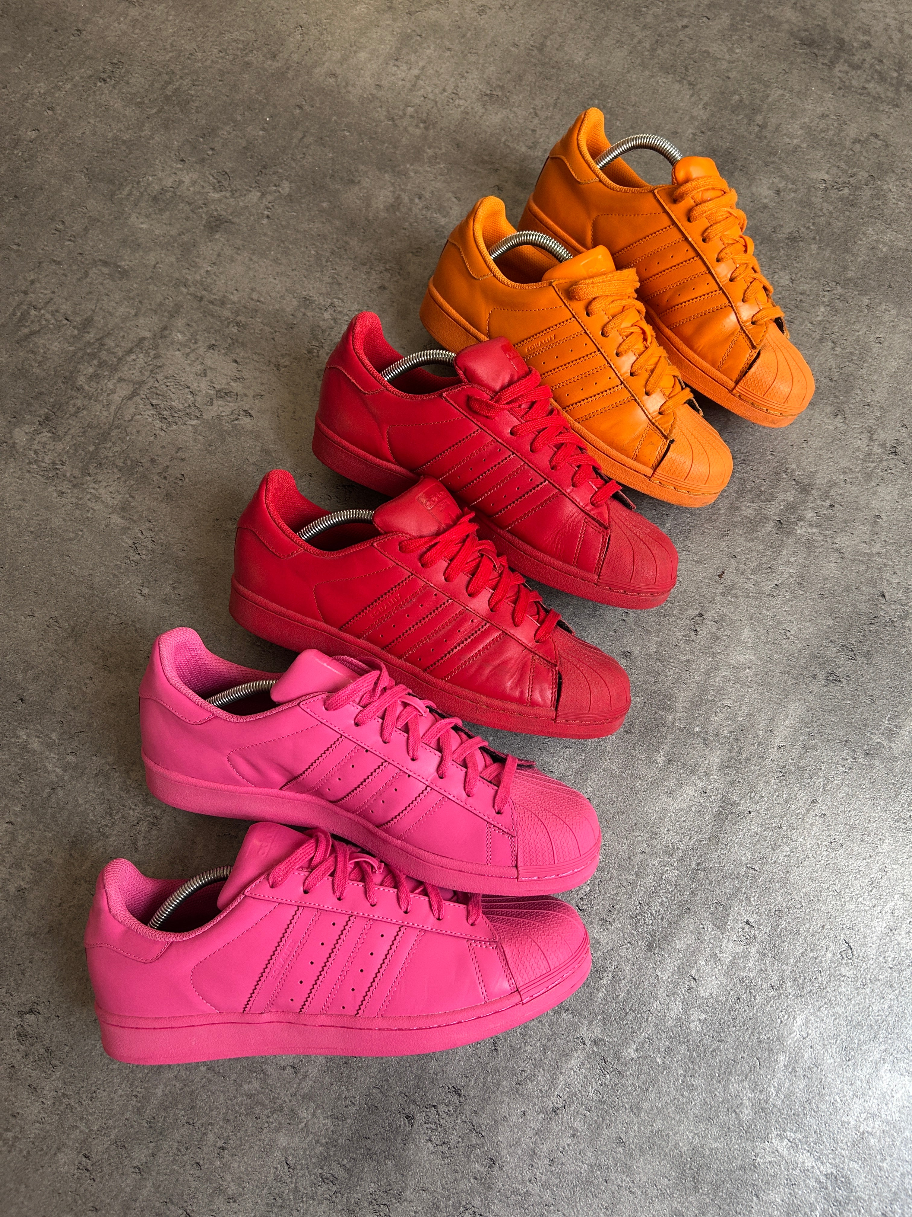 PHARELL SUPERSTARS