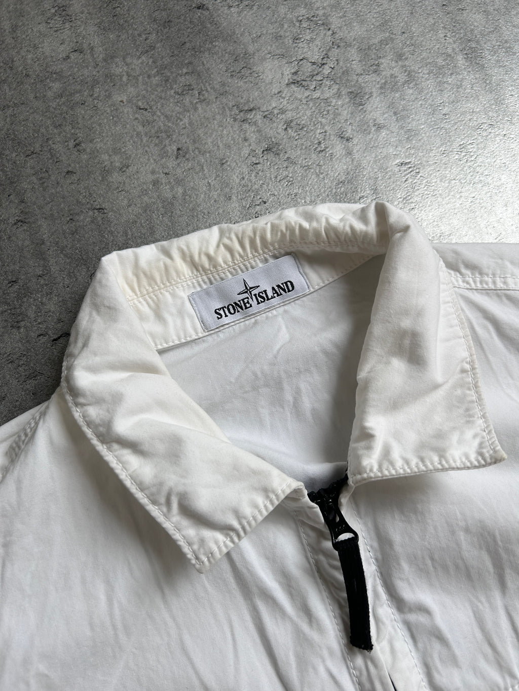 STONE ISLAND OVERSHIRT WHITE (L)