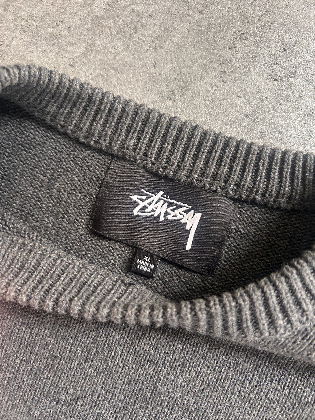 STÜSSY CONTRAST STRIPE KNIT SWEATER (L)