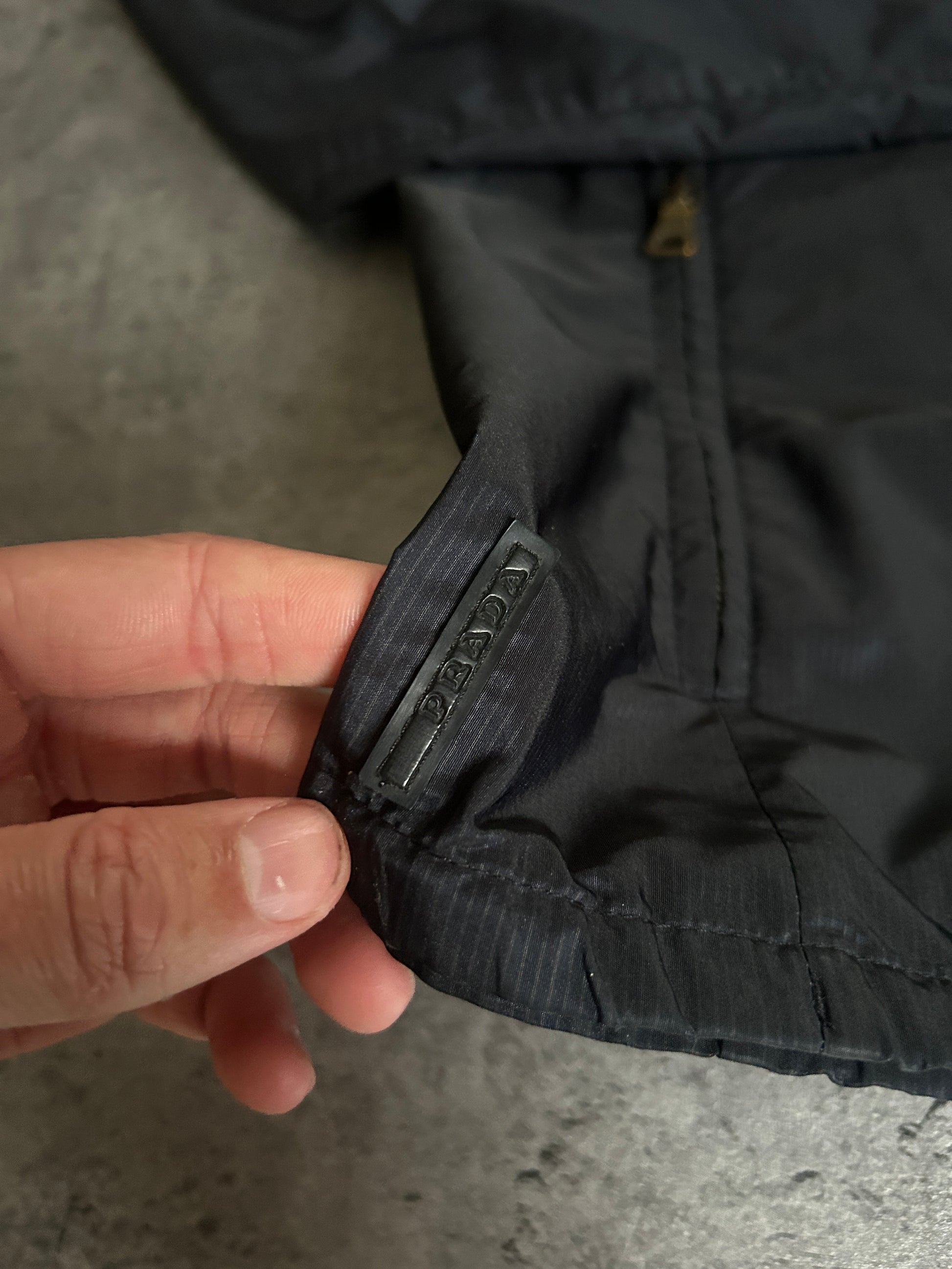 PRADA NYLON WINDBREAKER (M)
