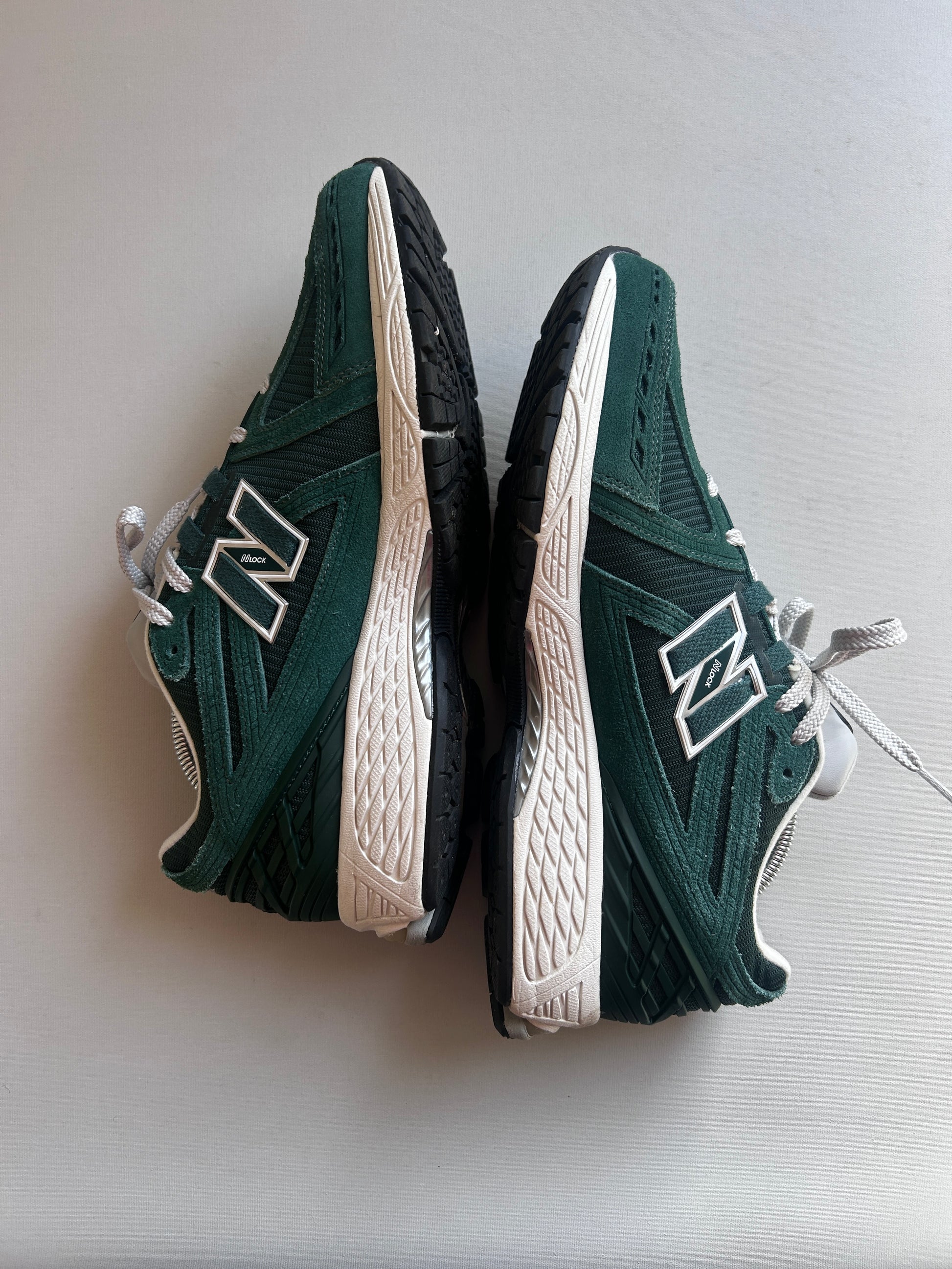 NB1906R “NIGHTWATCH GREEN” 44EU