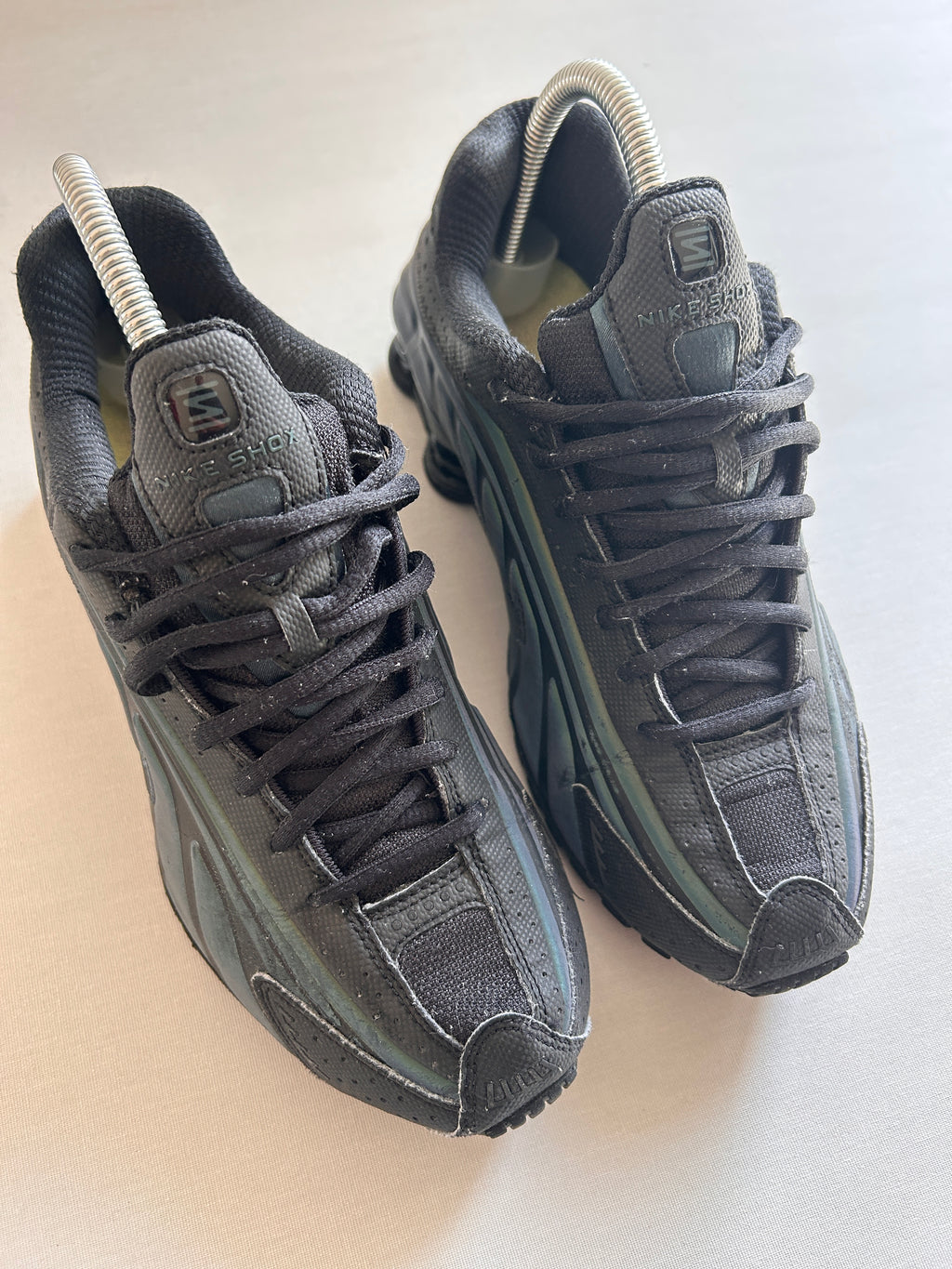 NIKE SHOX R4 REFLECTIVE SE (39EU)