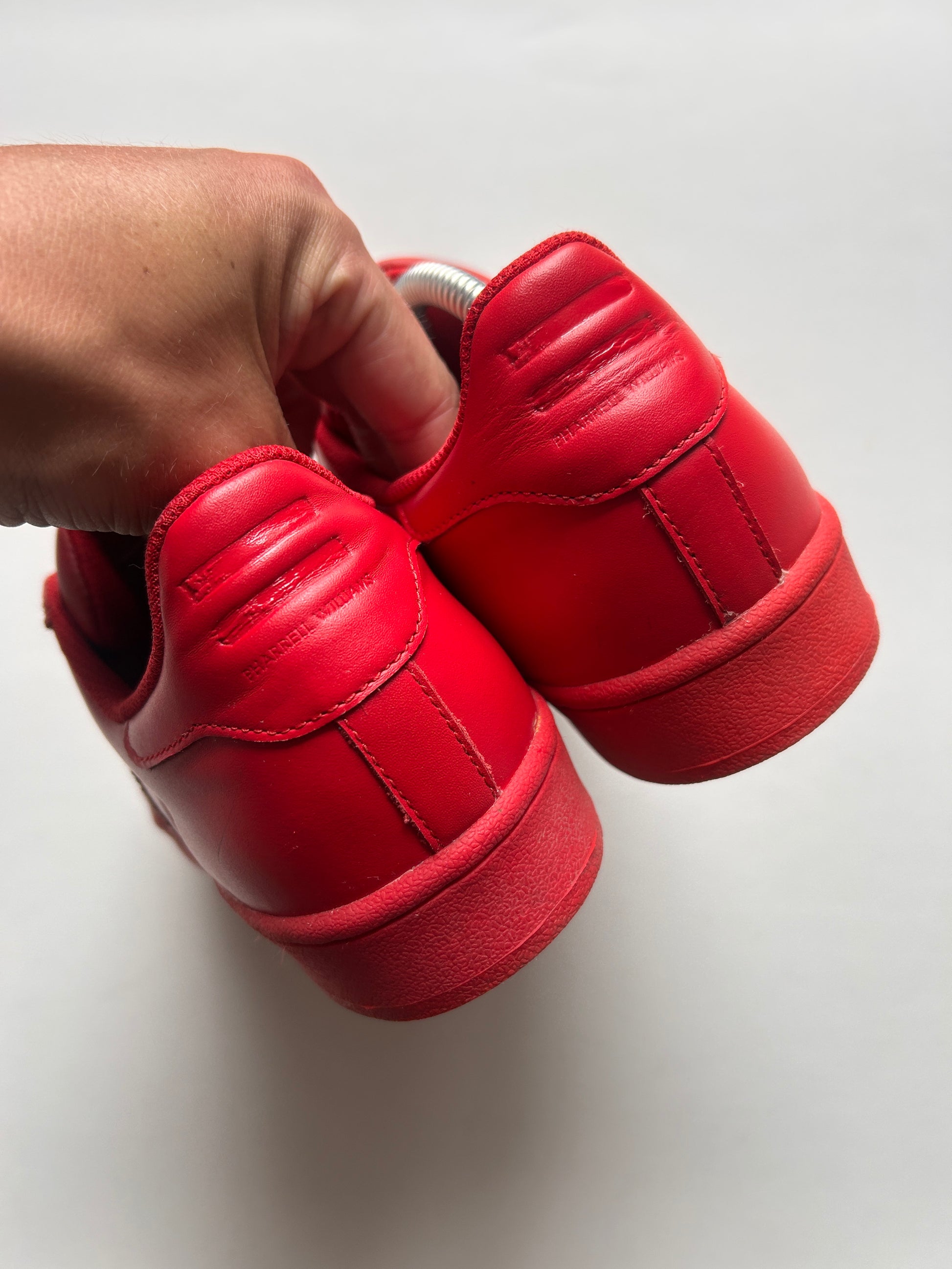 ADIDAS SUPERSTAR X PHARELL (42,5EU)