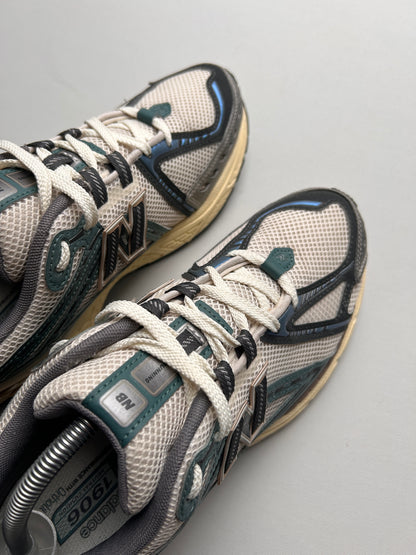 NB1906R “METALLIC TEAL” 44EU