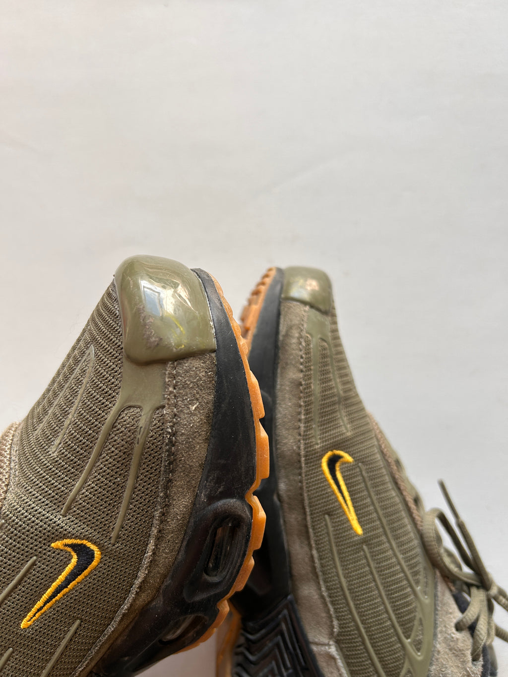 AIR MAX PLUS 3 “OLIVE” 43EU