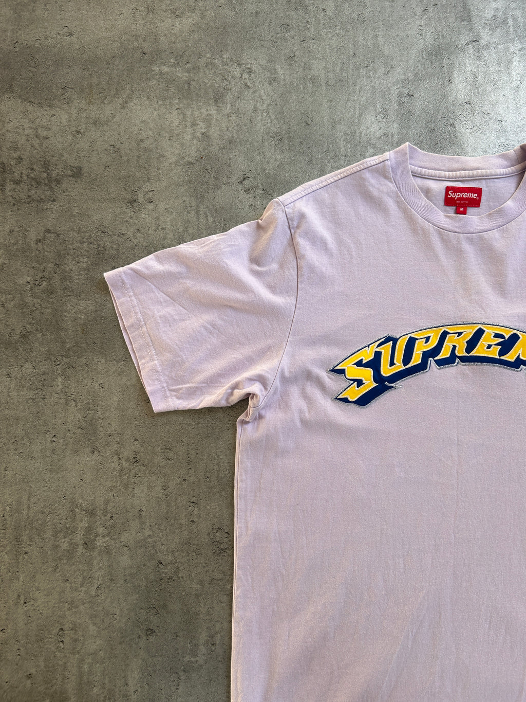 SUPREME APPLIQUE ARC TEE (M)