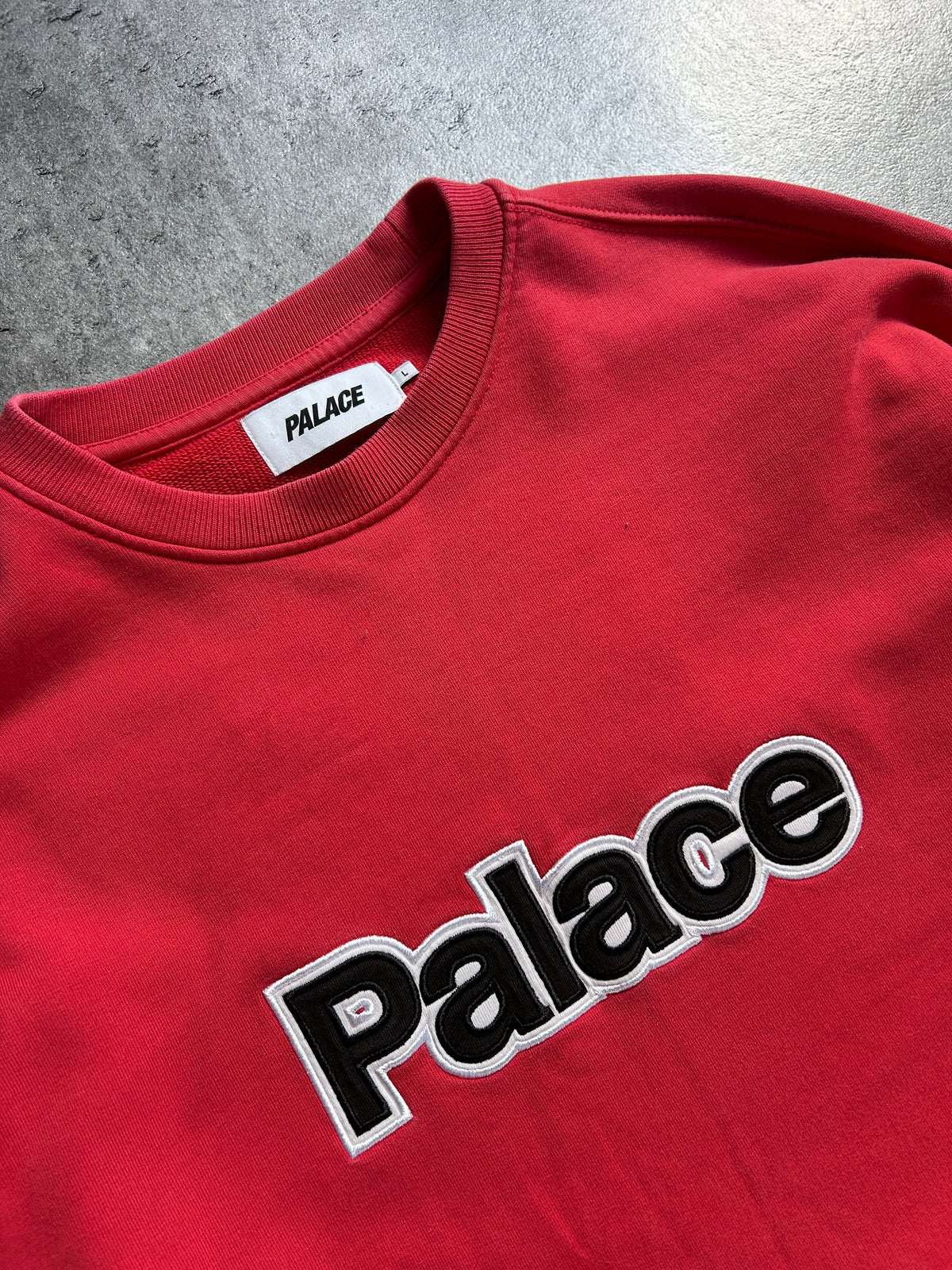 PALACE WORLD CREWNECK (L)