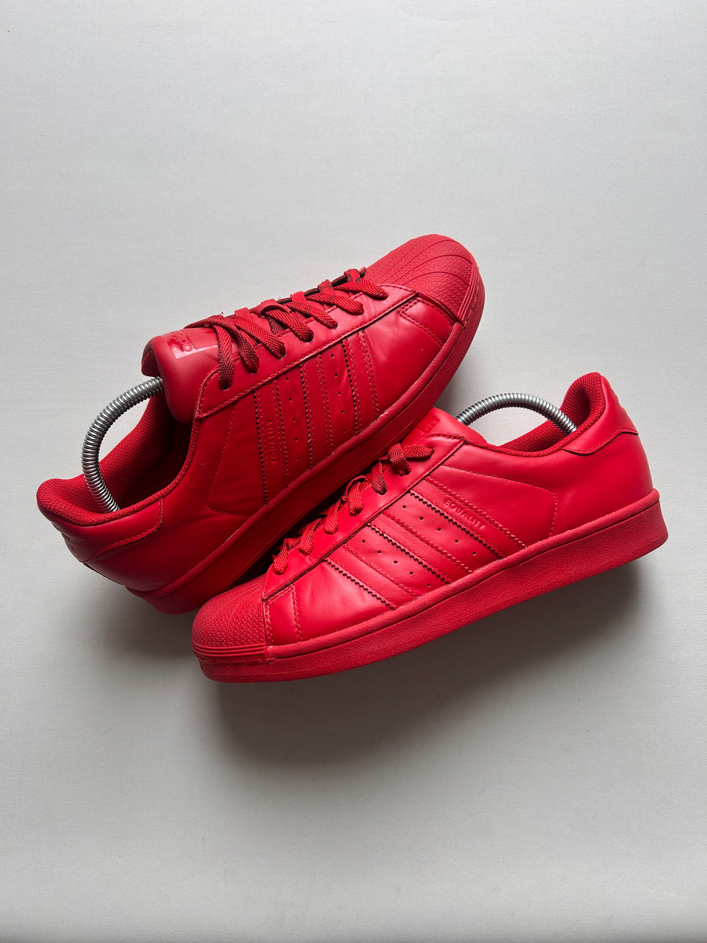 ADIDAS SUPERSTAR X PHARELL (42,5EU)