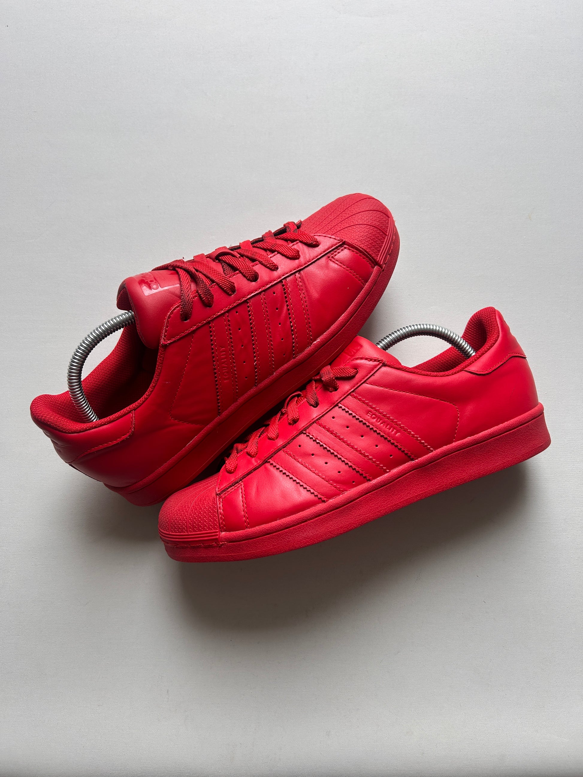 ADIDAS SUPERSTAR X PHARELL (42,5EU)