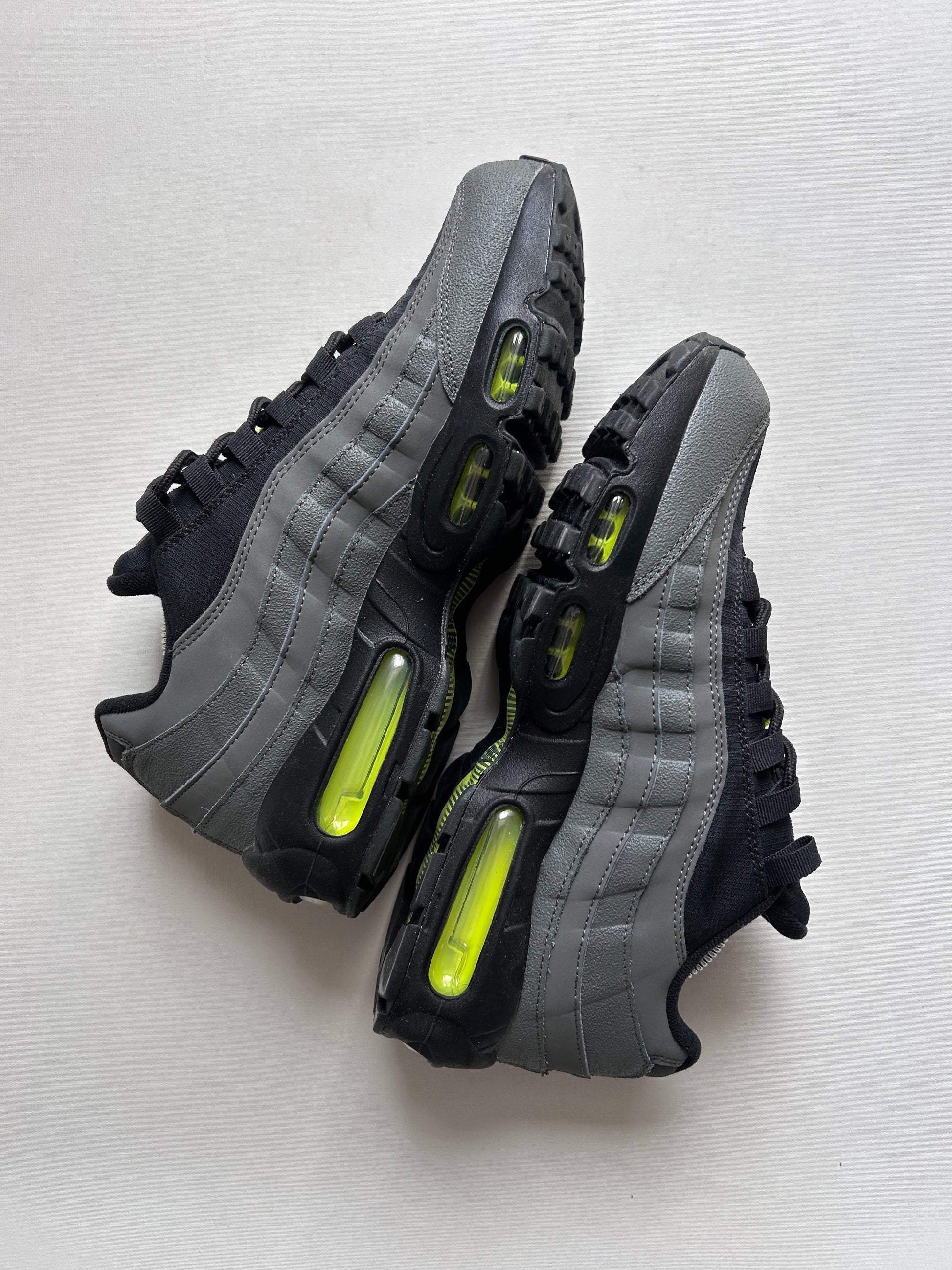 AIR MAX 95 “GREY VOLT” 42EU