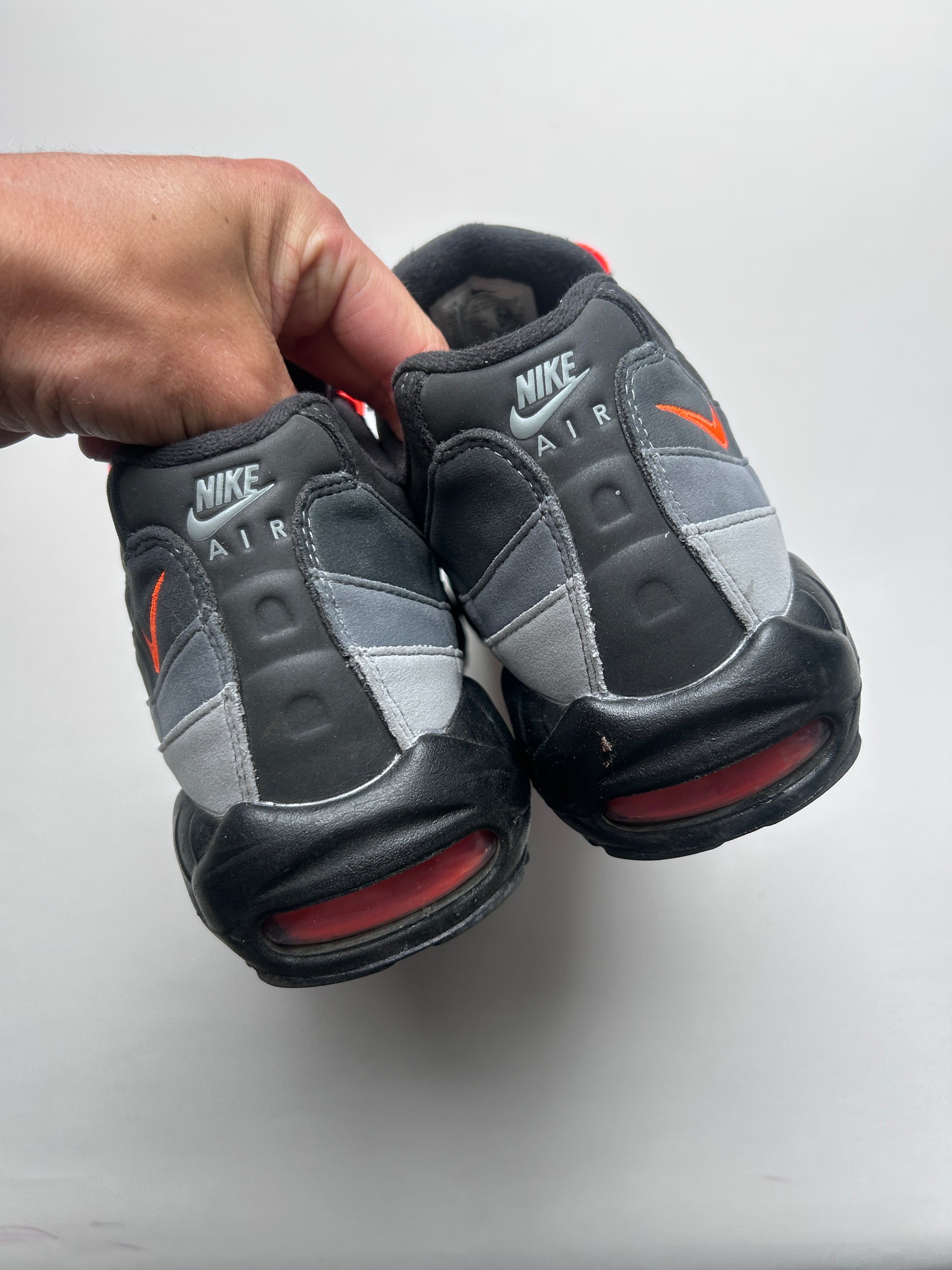 AIR MAX 95 “BLACK HYPER CRIMSON” 47EU