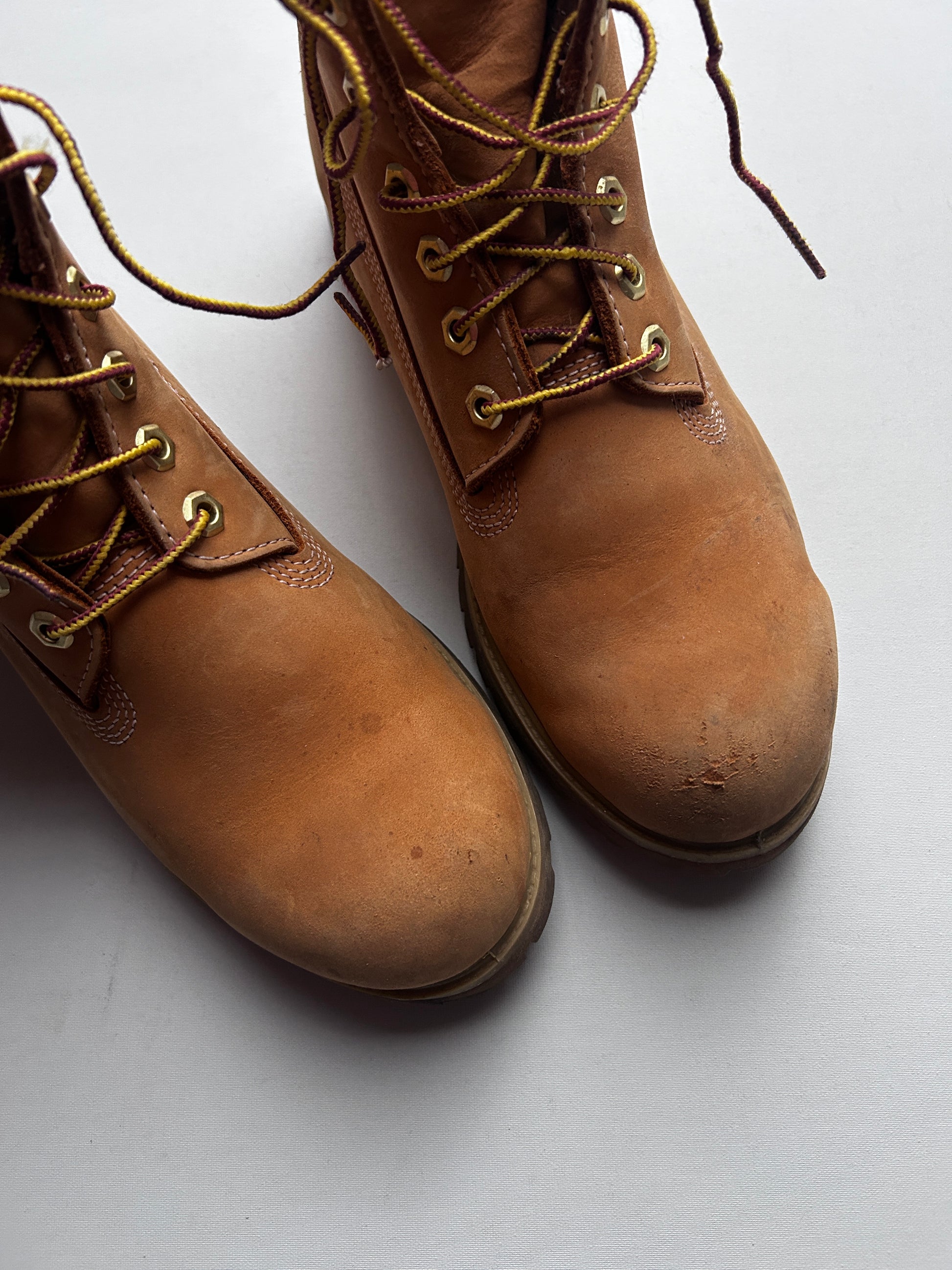 TIMBERLAND 6INCH BOOT “WHEAT” 45EU