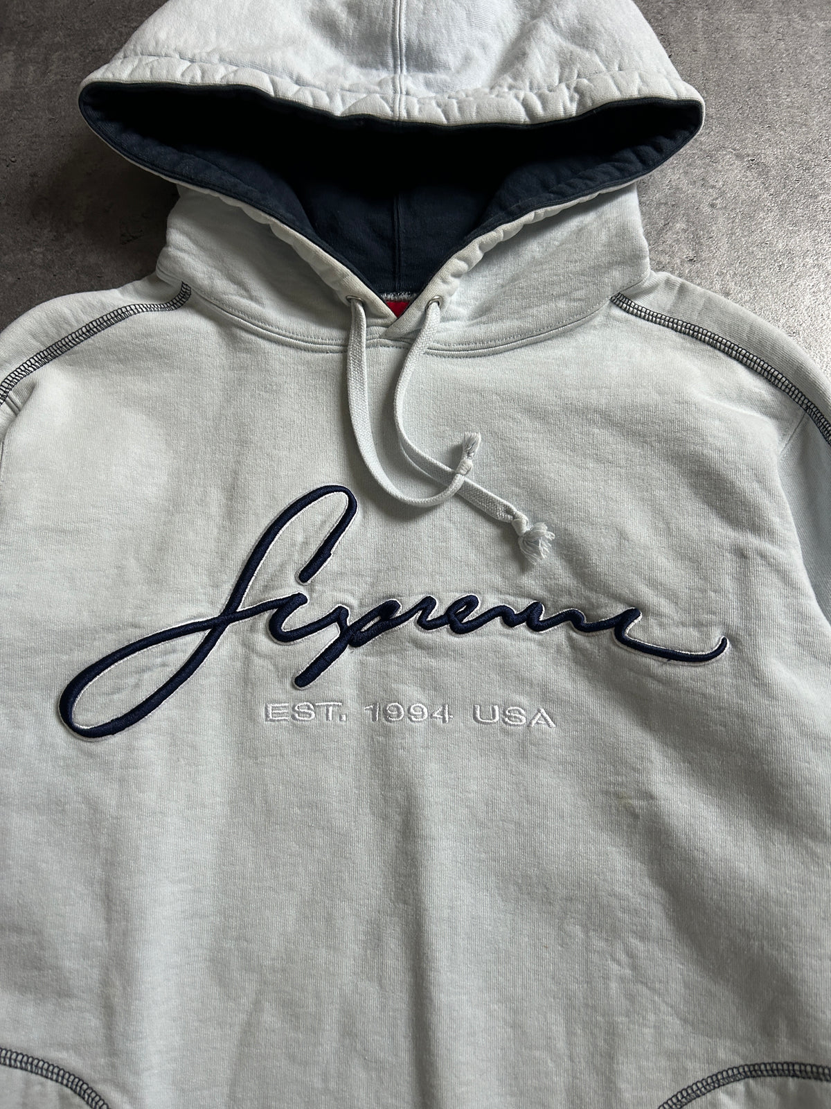 SUPREME CONTRAST EMBROIDERED HOODIE (M)