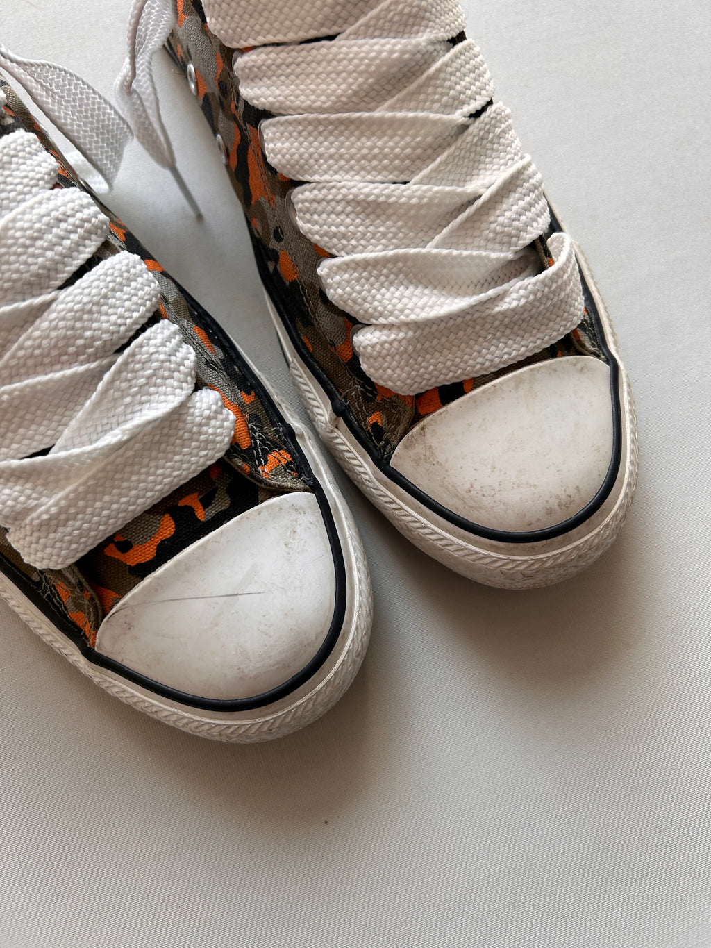 CONVERSE ALL STAR ORANGE CAMO (42EU)