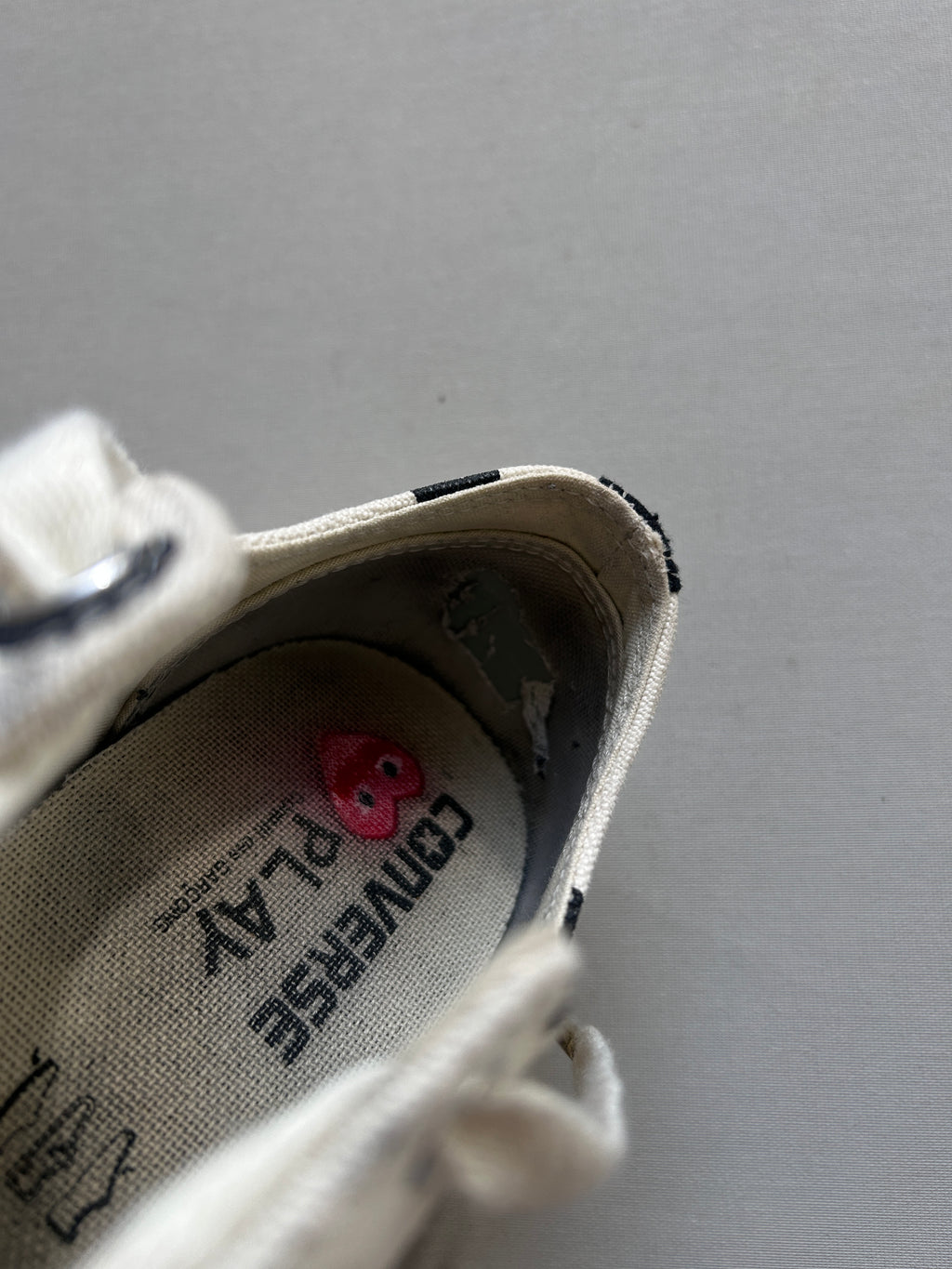 CONVERSE POLKADOT X CDG (42,5EU)