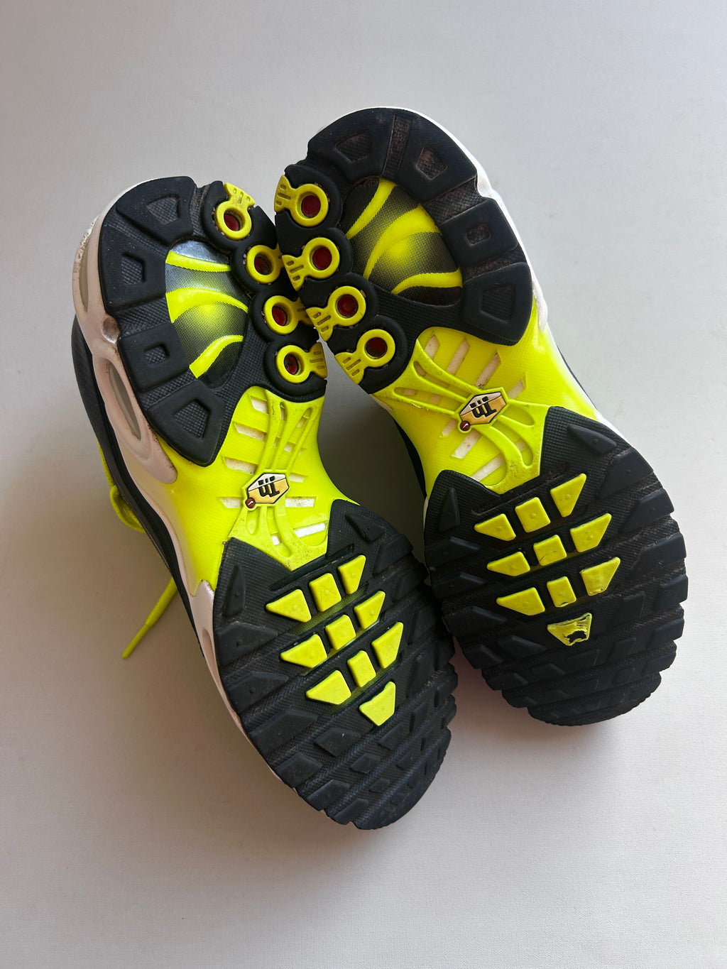 AIR MAX PLUS “NEON SPRAYPAINT” 42,5EU