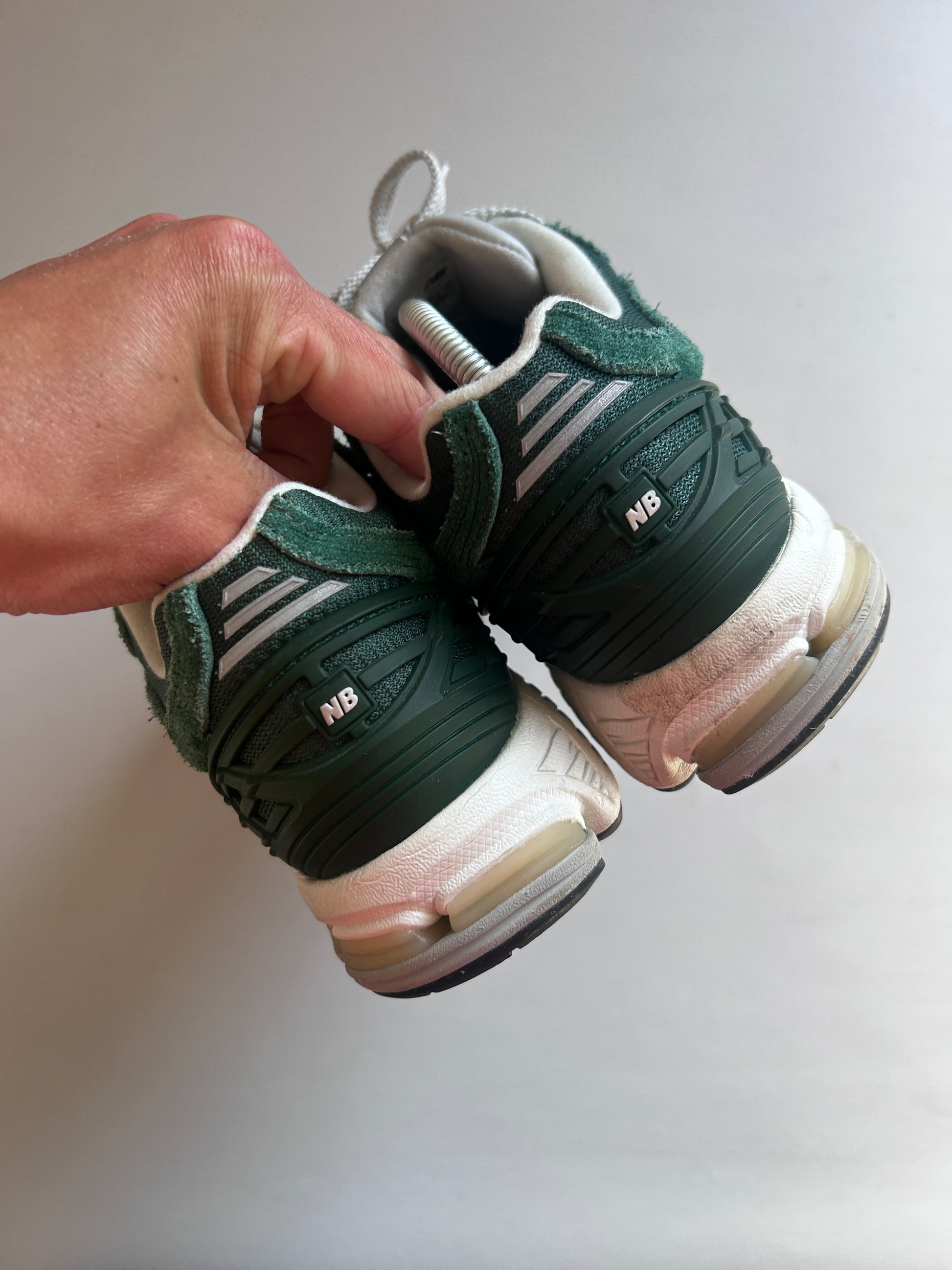 NB1906R “NIGHTWATCH GREEN” 44EU