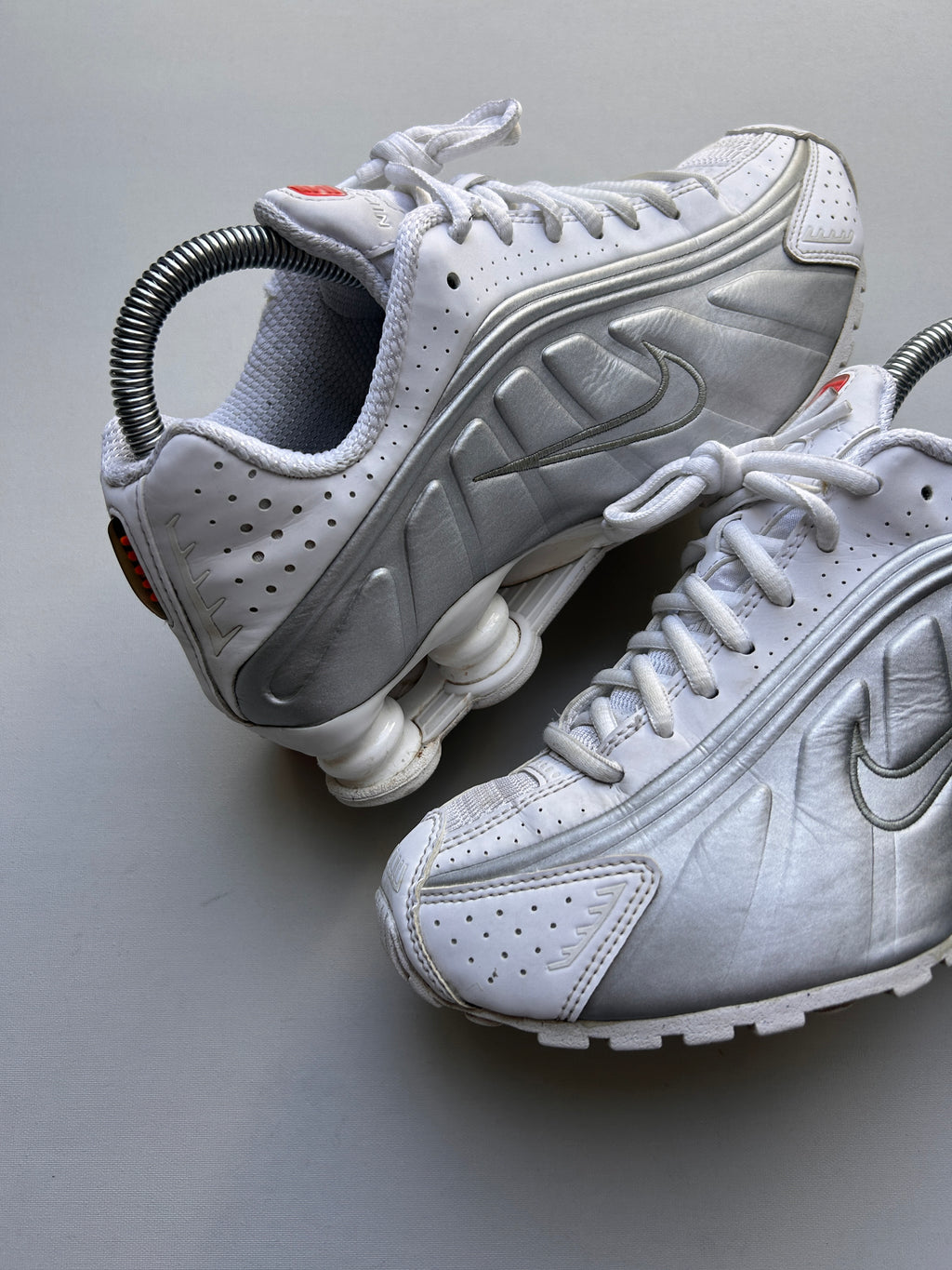 NIKE SHOX R4 “WHITE METTALIC” 37,5EU