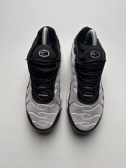 AIR MAX PLUS “BLACK/WHITE” 38EU