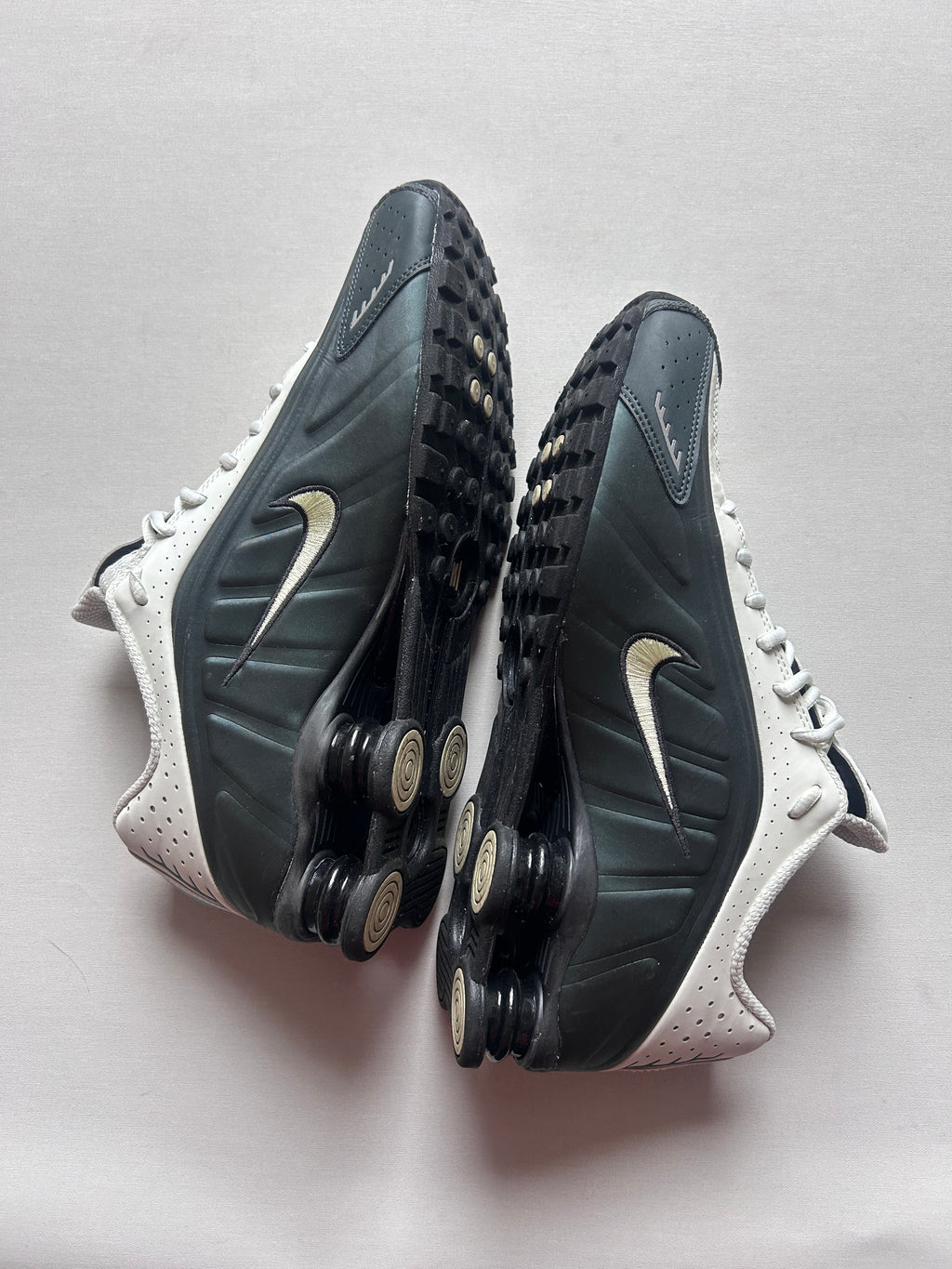 NIKE SHOX R4 “DARK GREEN/WHITE” 44EU