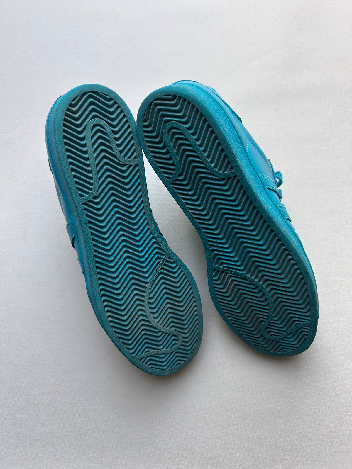 PHARELL SUPERSTAR TURQUOISE (44EU)