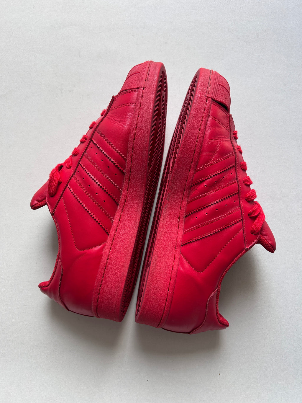 ADIDAS X PHARELL SUPERSTAR (43EU)
