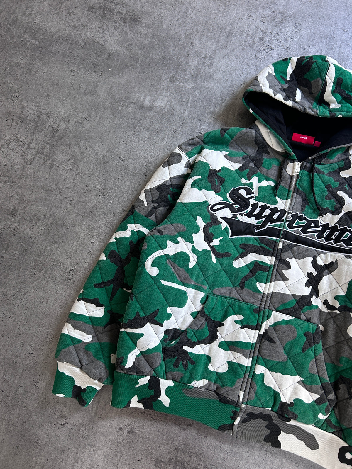 SUPREME QUILTED ZIP UP HOODIE (L)
