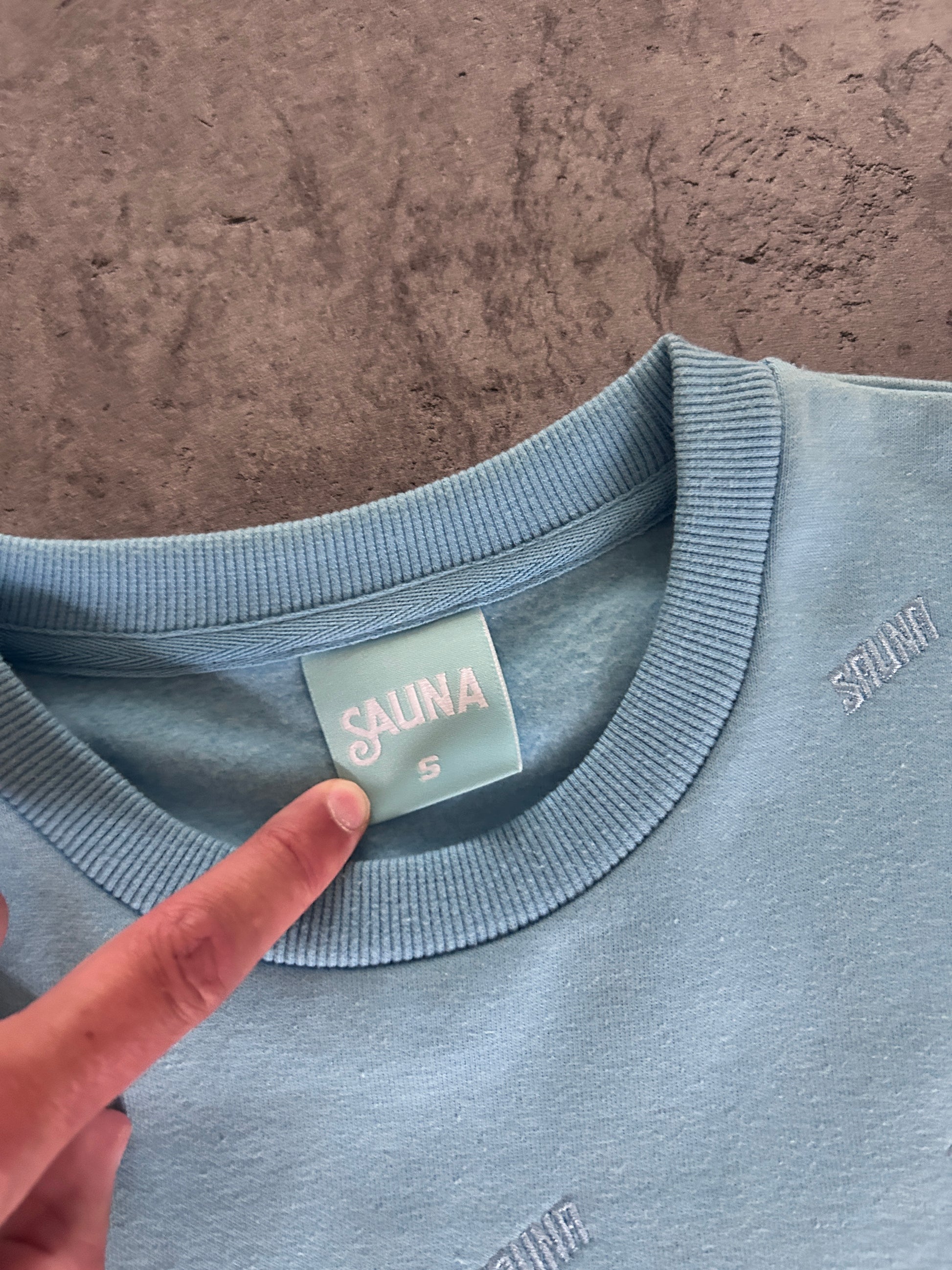 SAUNA LOGO CREWNECK (S)