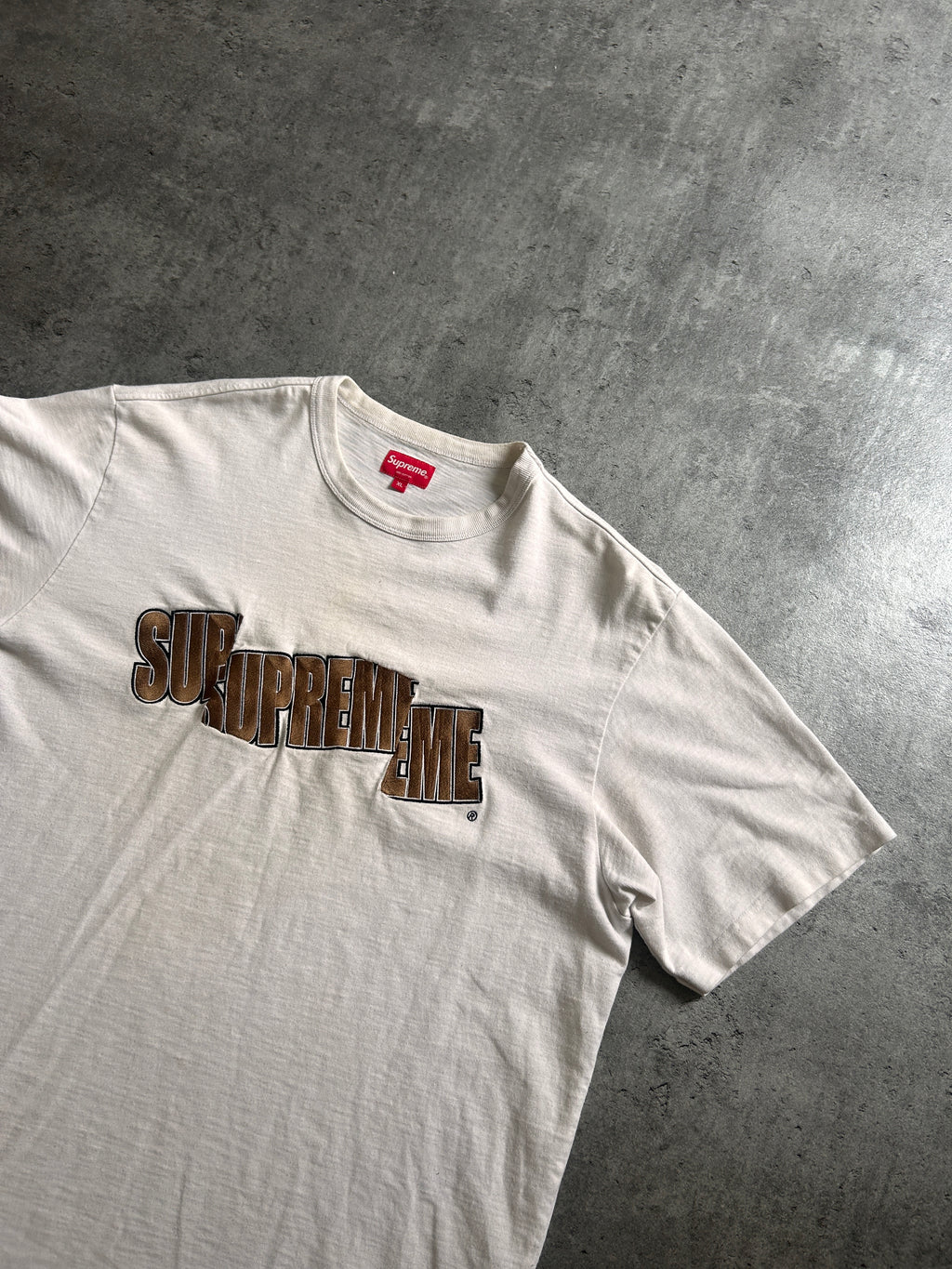 SUPREME CUT LOGO TEE (XL)