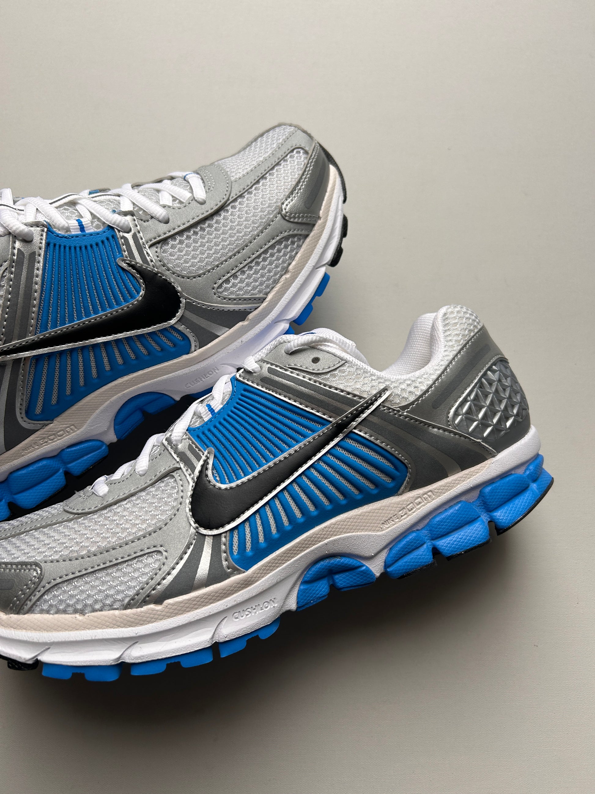 NIKE VOMERO 5 “SILVER/BLUE” 44EU