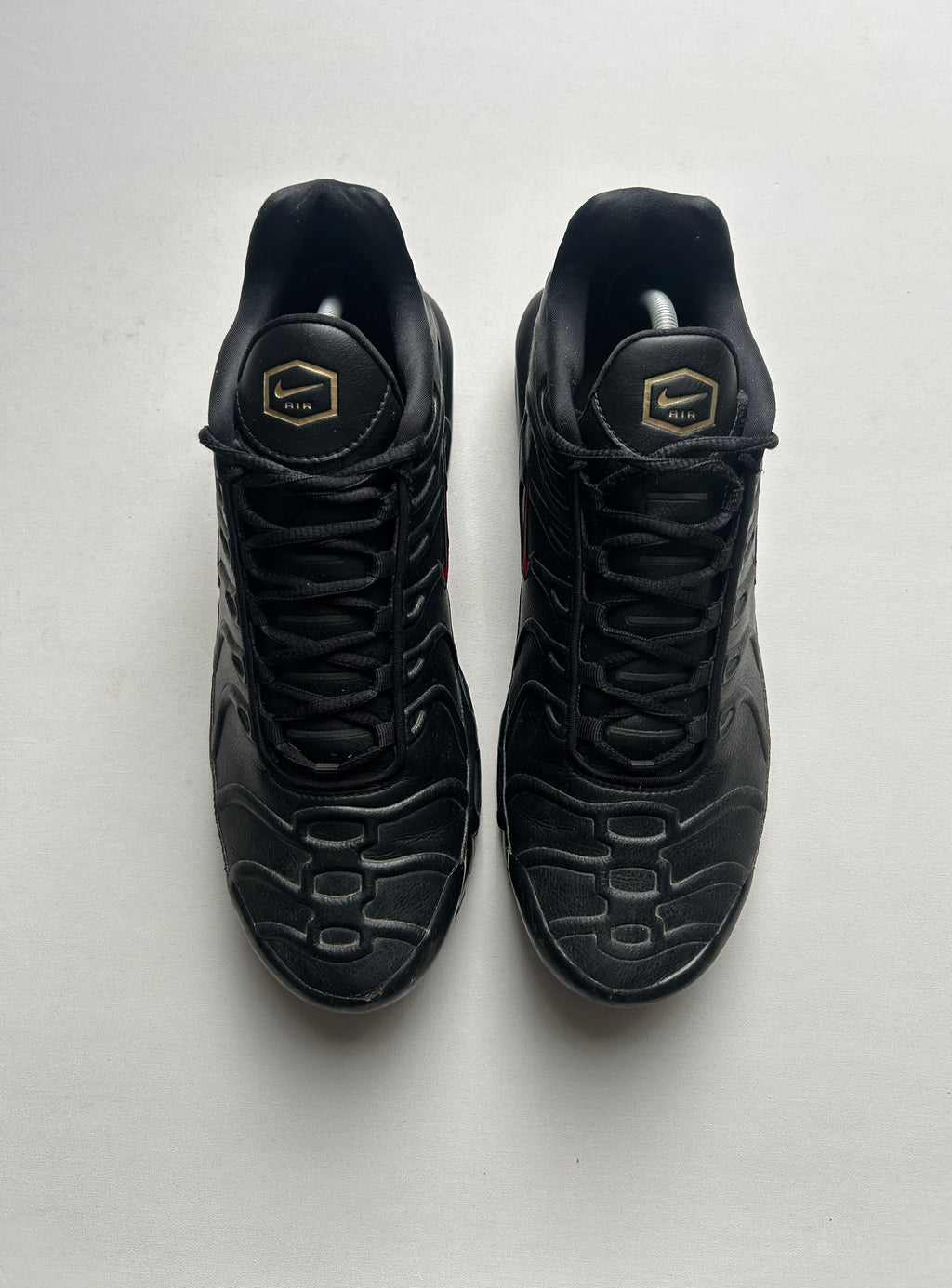 AIR MAX PLUS LTHR “BRED” 45EU