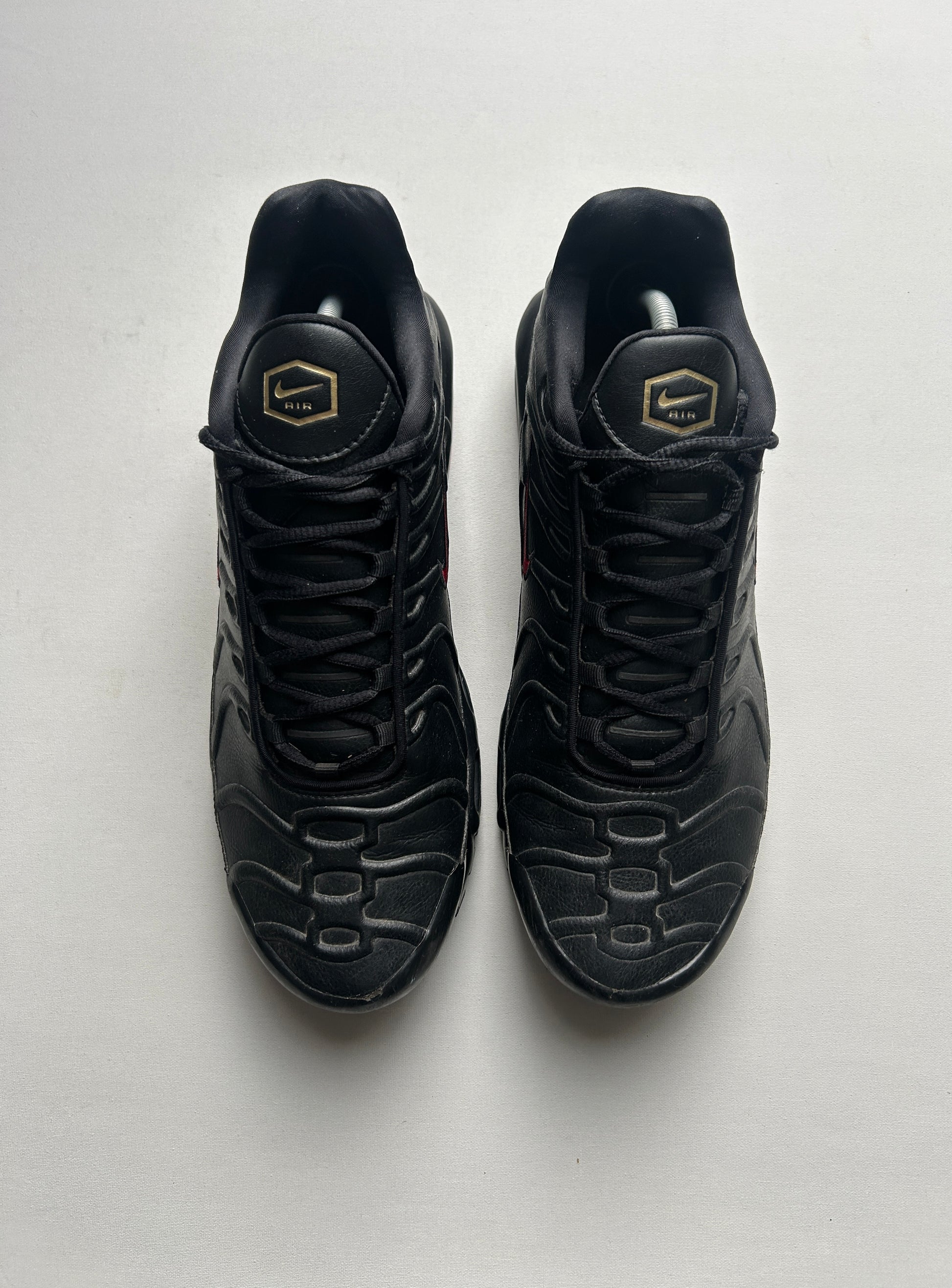 AIR MAX PLUS LTHR “BRED” 45EU