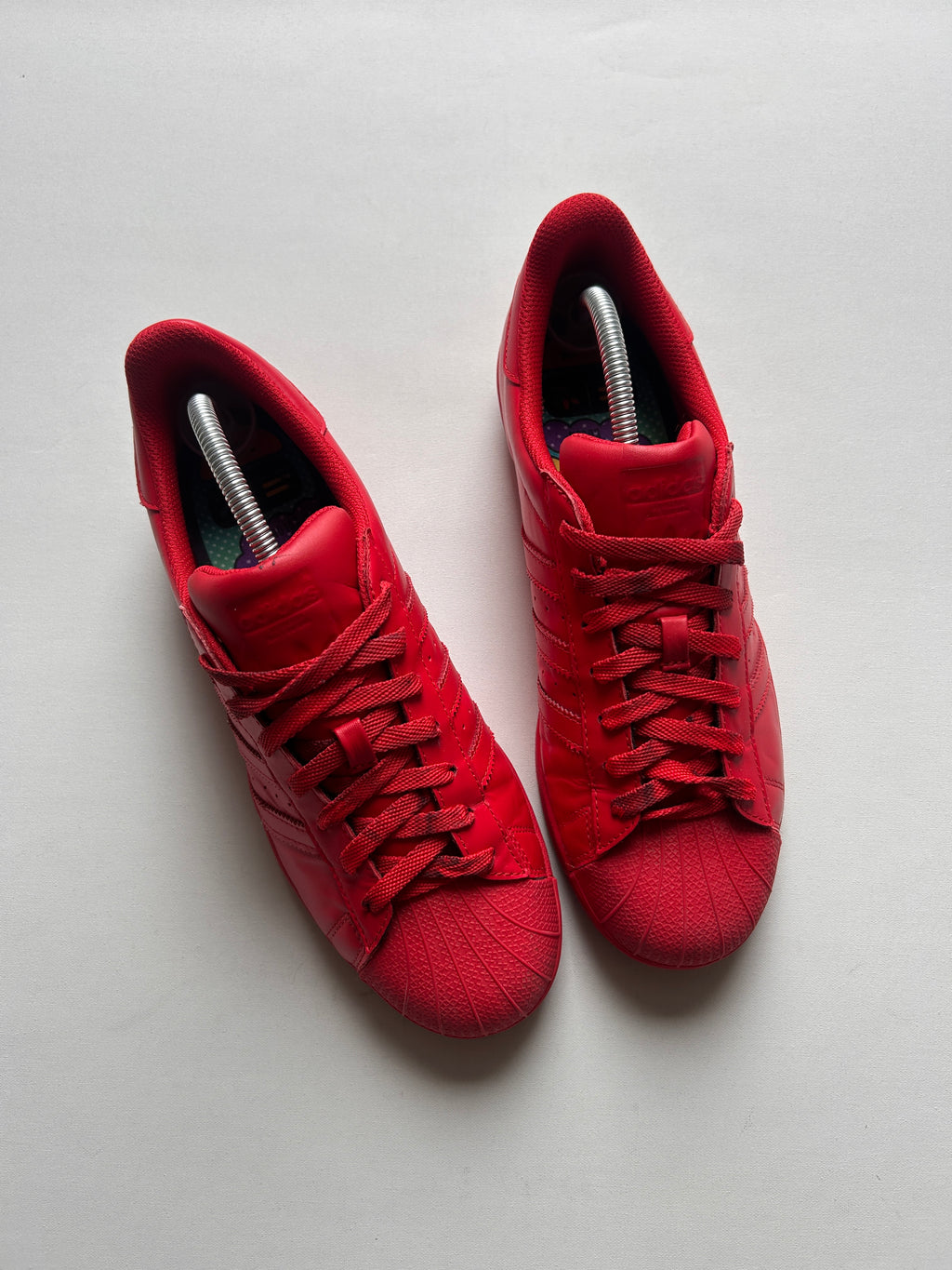 ADIDAS SUPERSTAR X PHARELL (42,5EU)