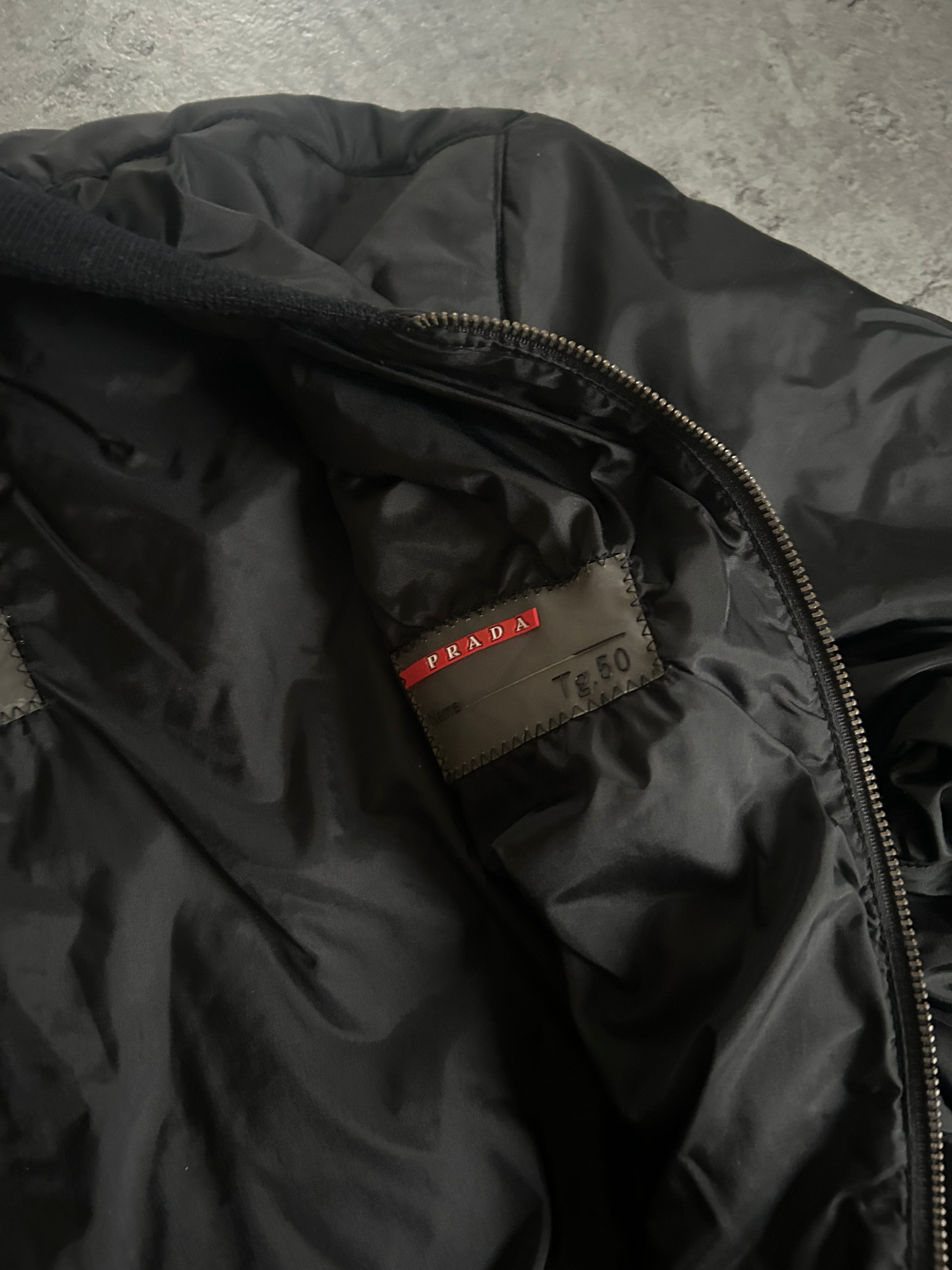 PRADA NYLON BOMBER BLACK (M)