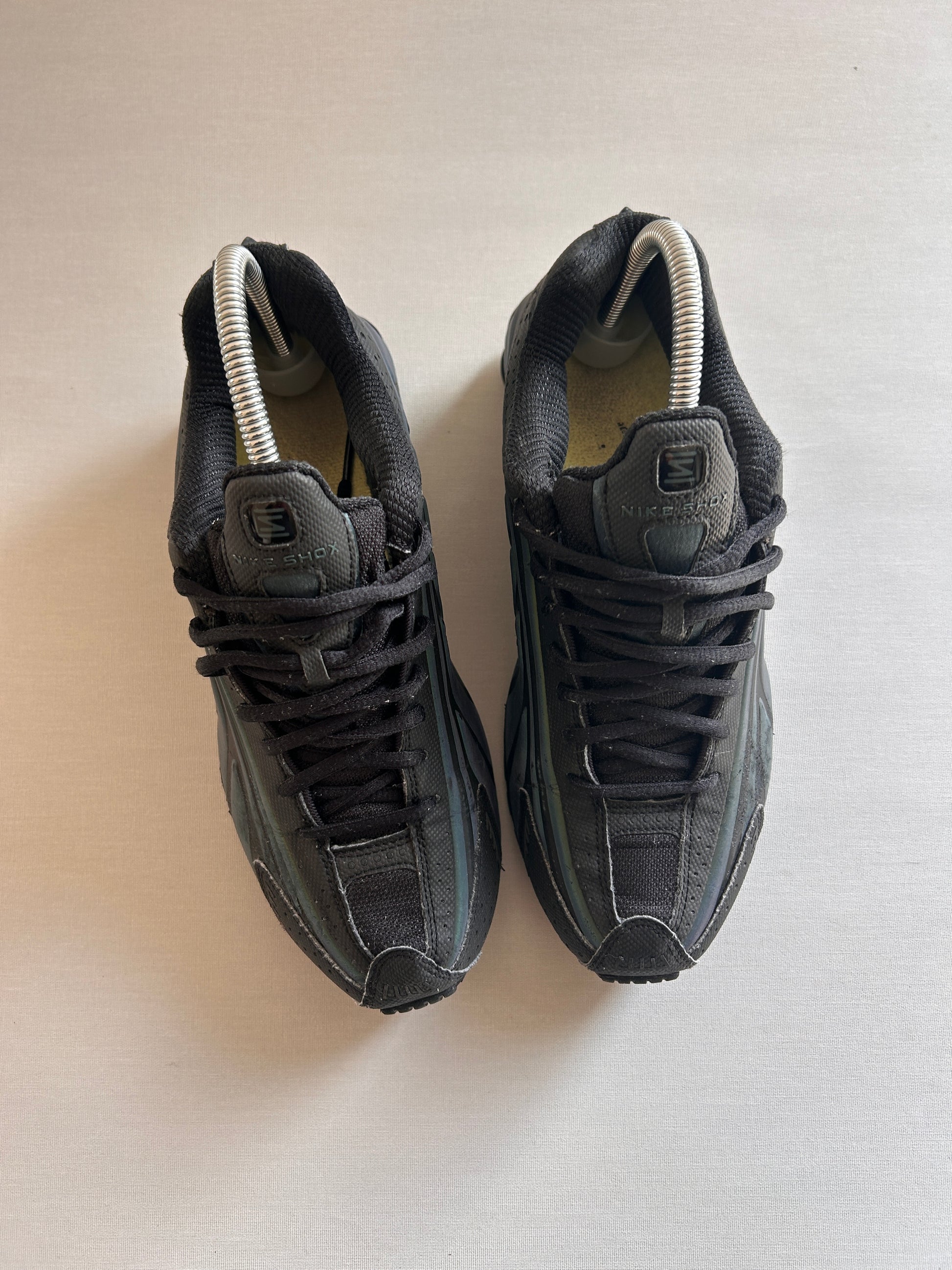 NIKE SHOX R4 REFLECTIVE SE (39EU)