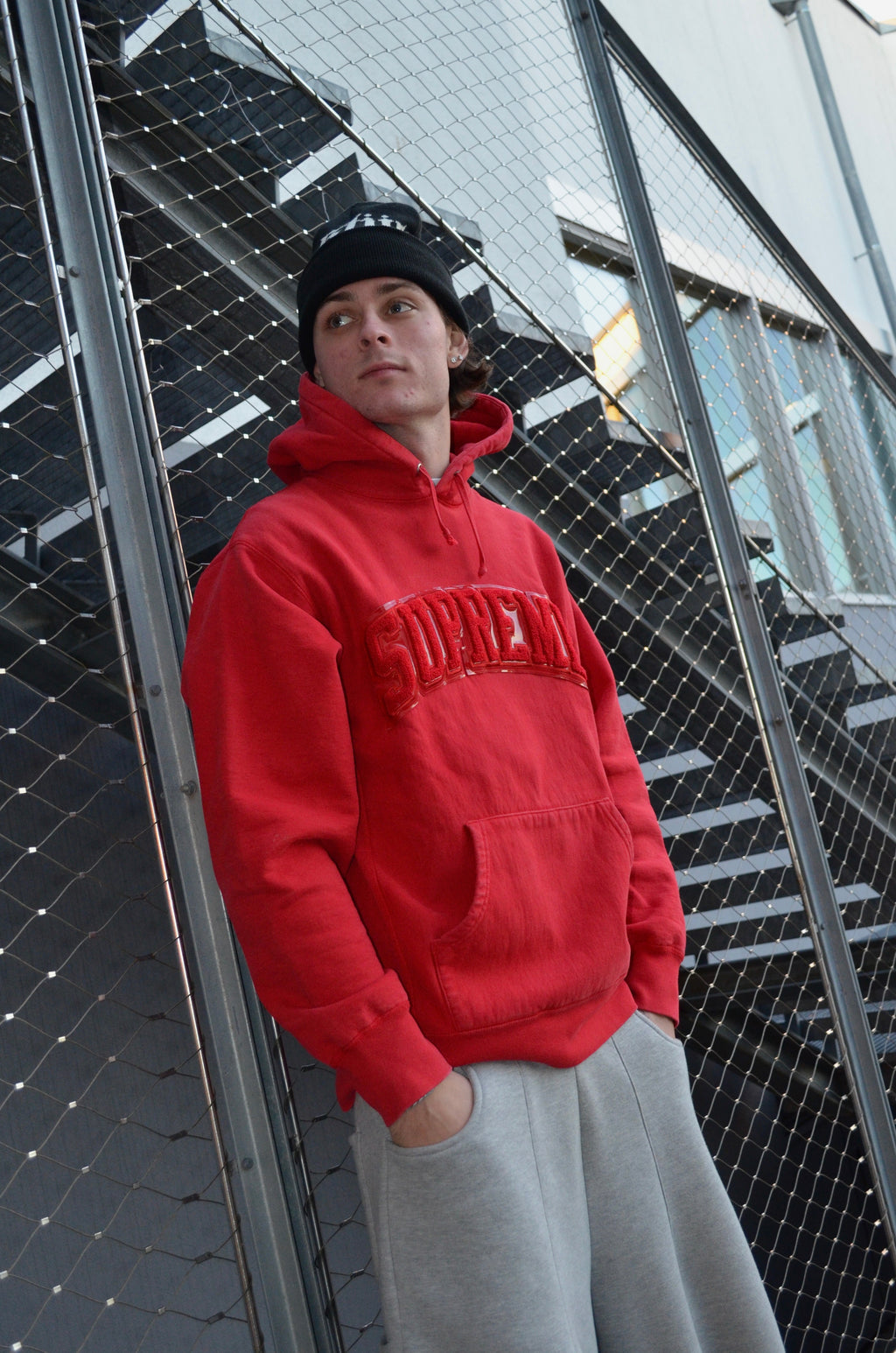 SUPREME PATENT CHENILLE ARC LOGO HOODIE “RED” (M)