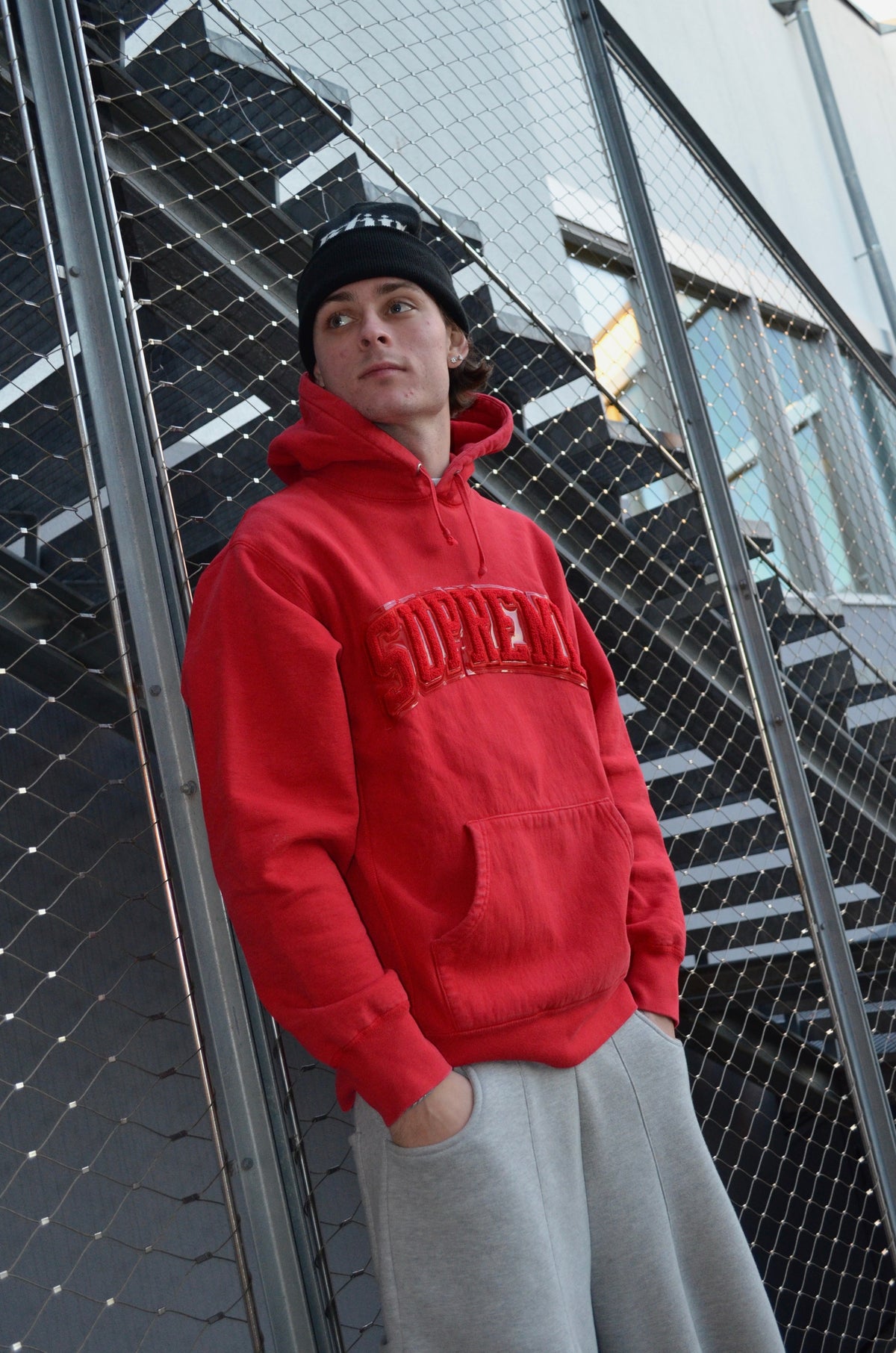 SUPREME PATENT CHENILLE ARC LOGO HOODIE “RED” (M)