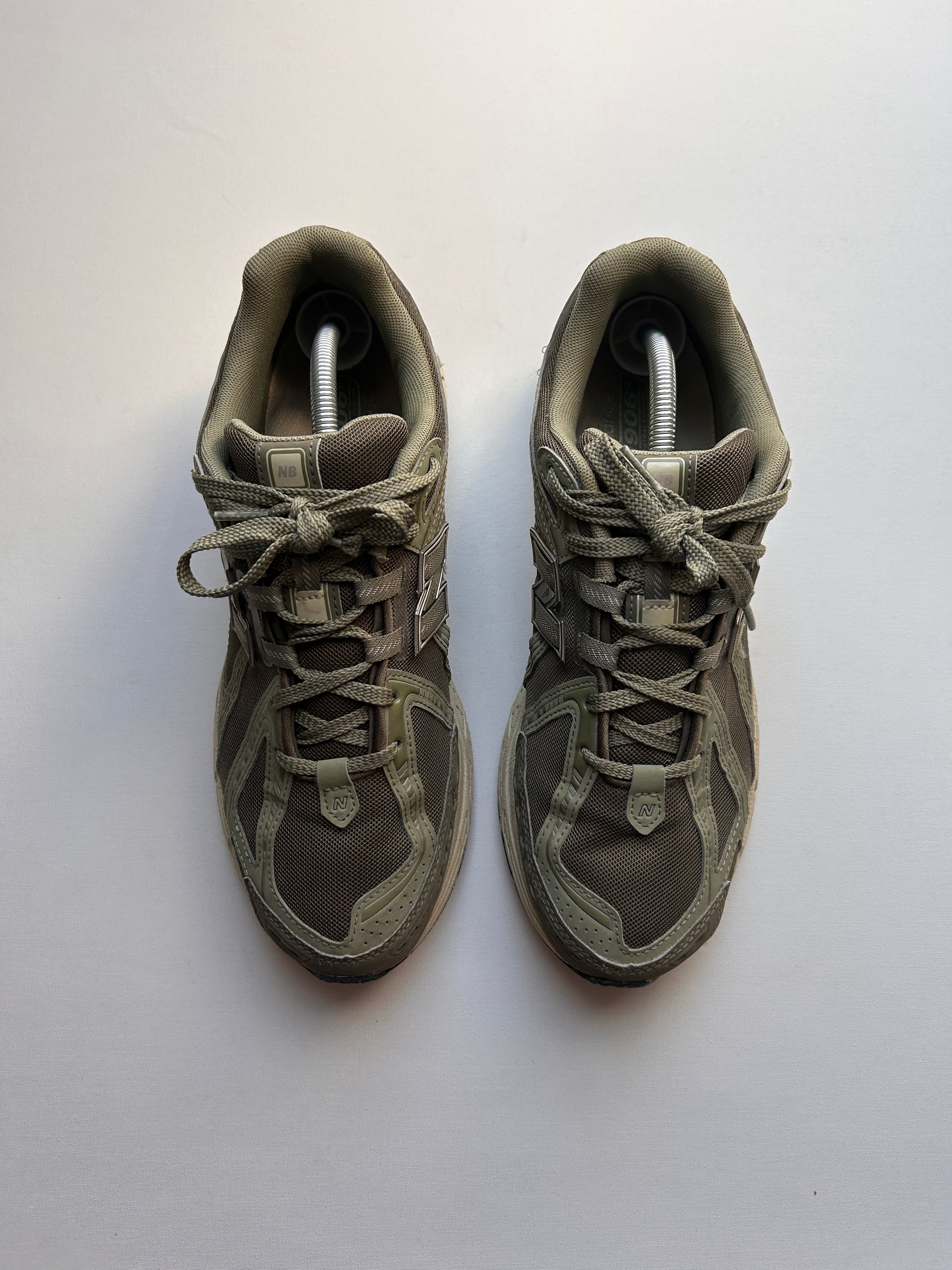 NB1906R “OLIVE” 45EU