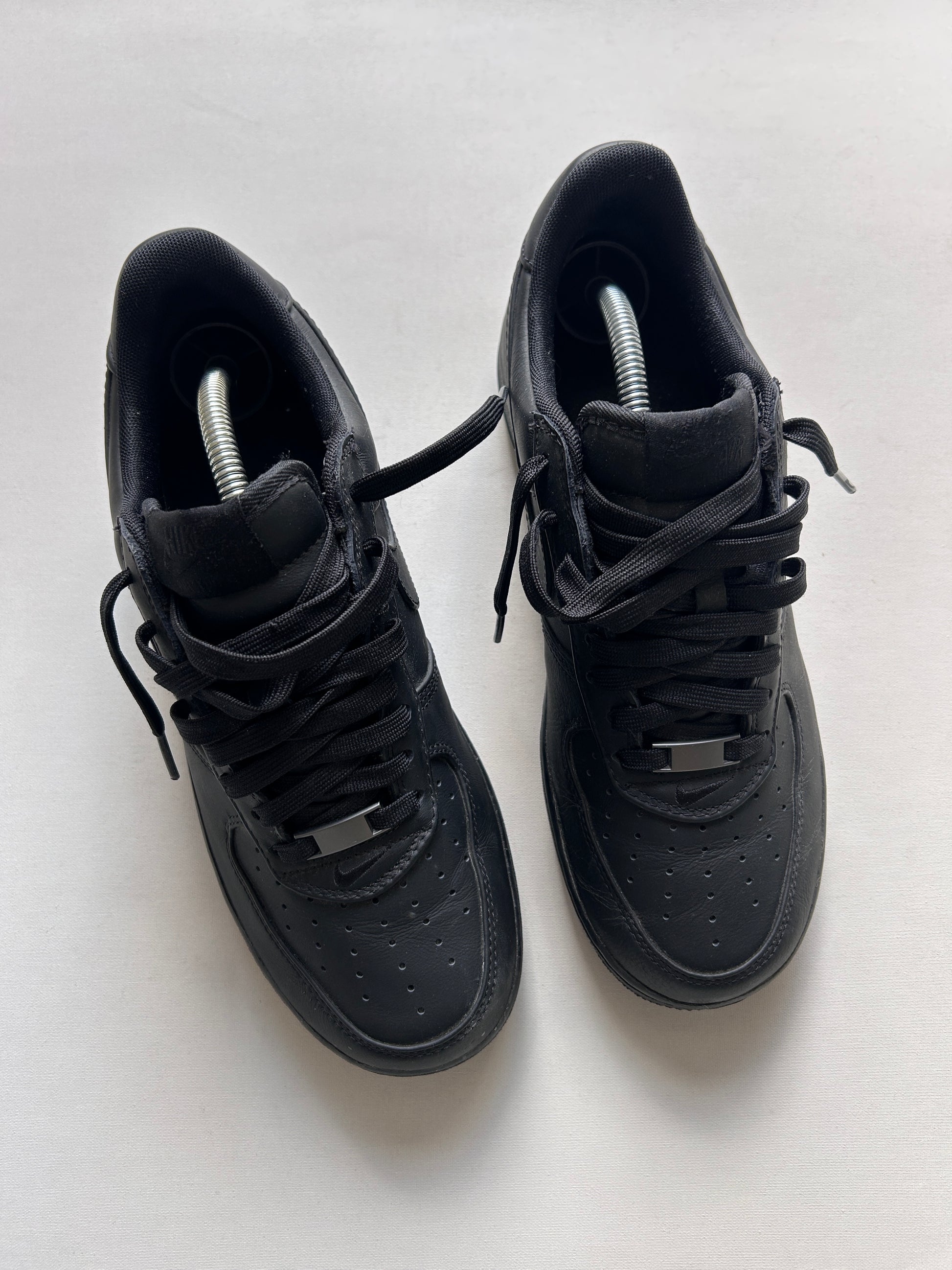 AIR FORCE 1 BLACK (42.5EU)