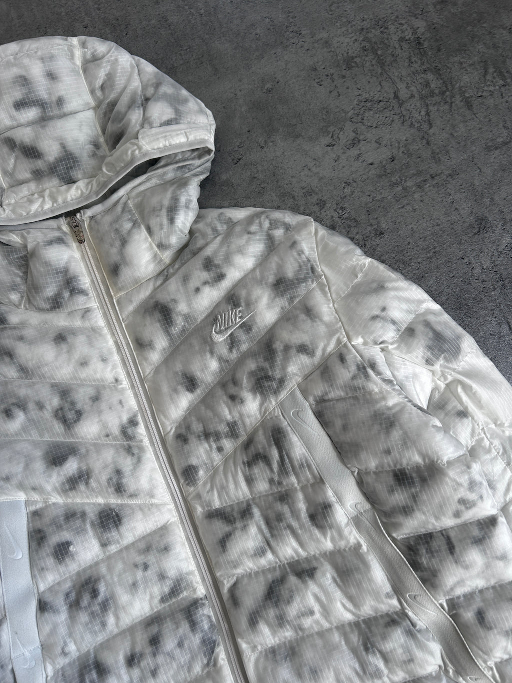 NIKE MARBLE ECODOWN JACKET (L)