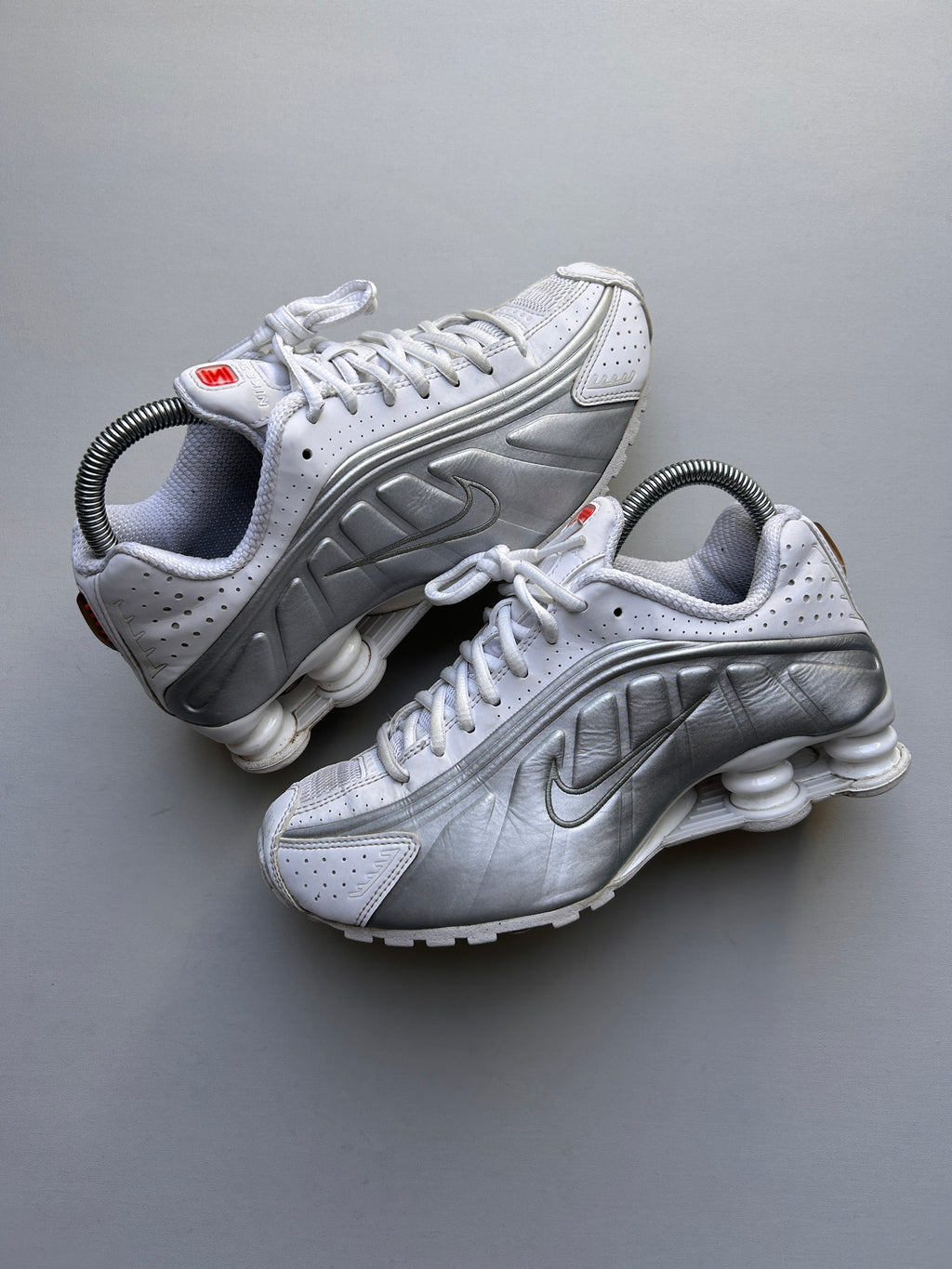 NIKE SHOX R4 “WHITE METTALIC” 37,5EU