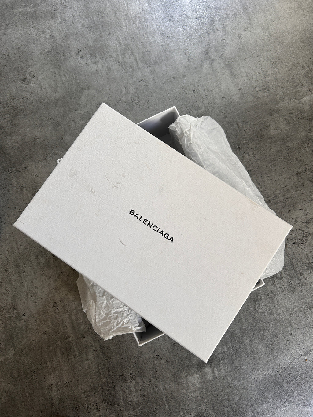 BALENCIAGA ARENA LOWS “43EU”