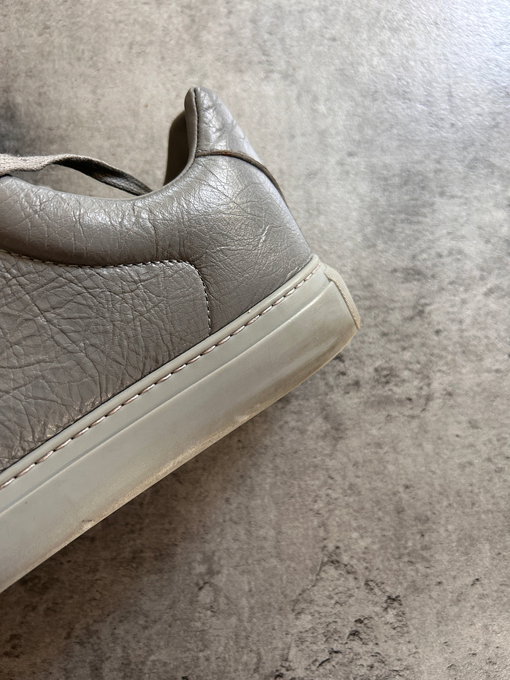 BALENCIAGA ARENA LOWS “43EU”