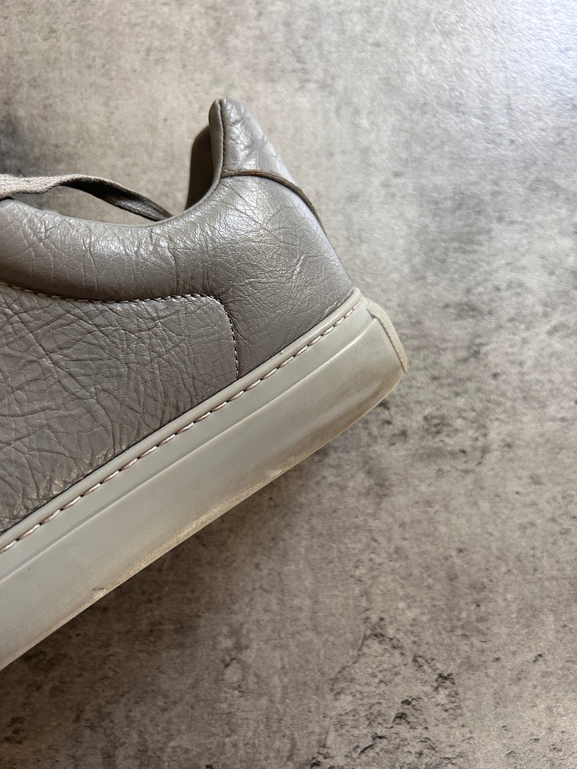 BALENCIAGA ARENA LOWS “43EU”