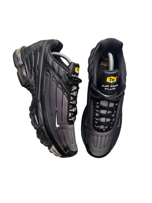 AIR MAX PLUS 3 “BLACK/GREY” 43EU